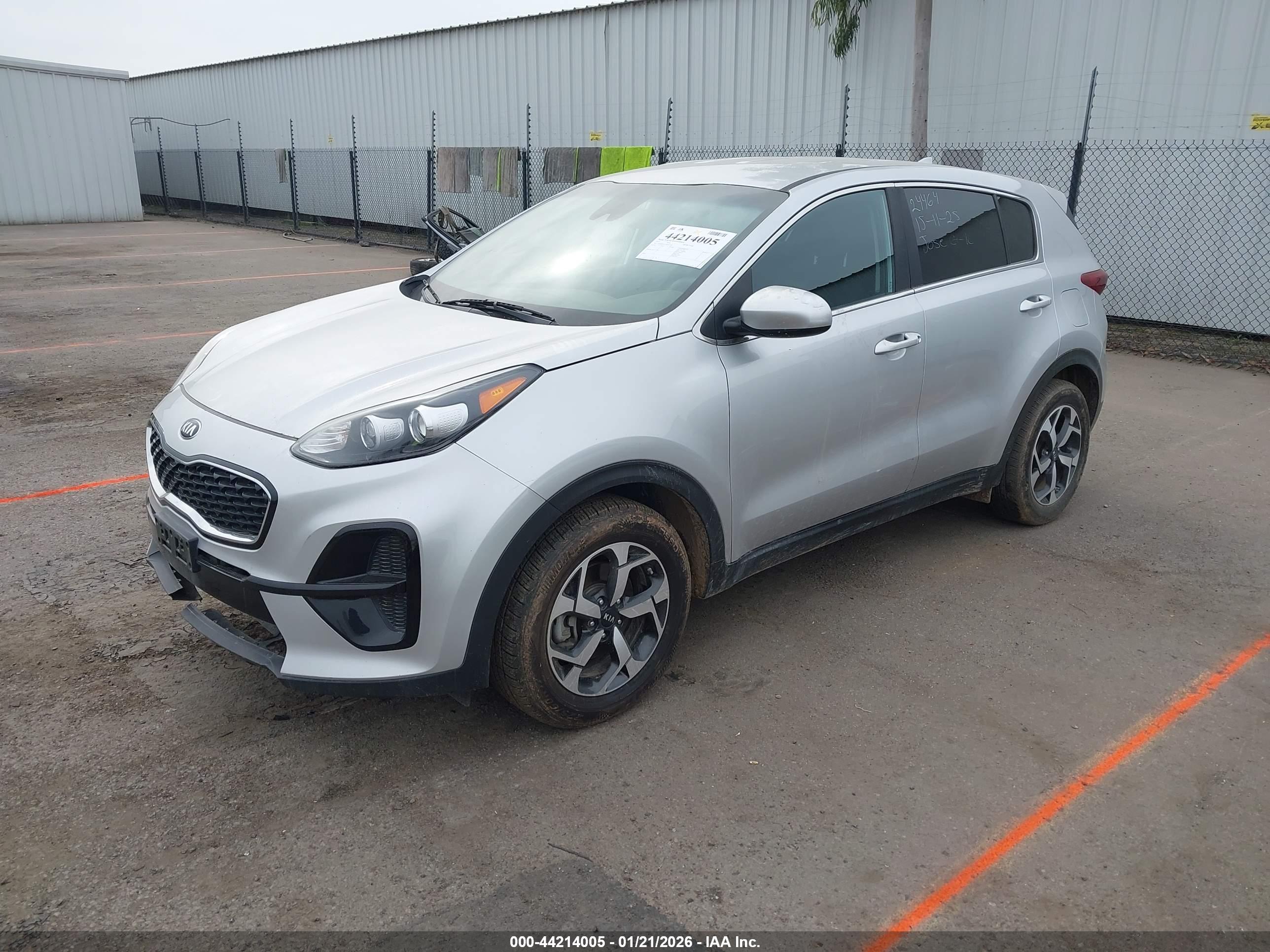 KIA SPORTAGE image 2