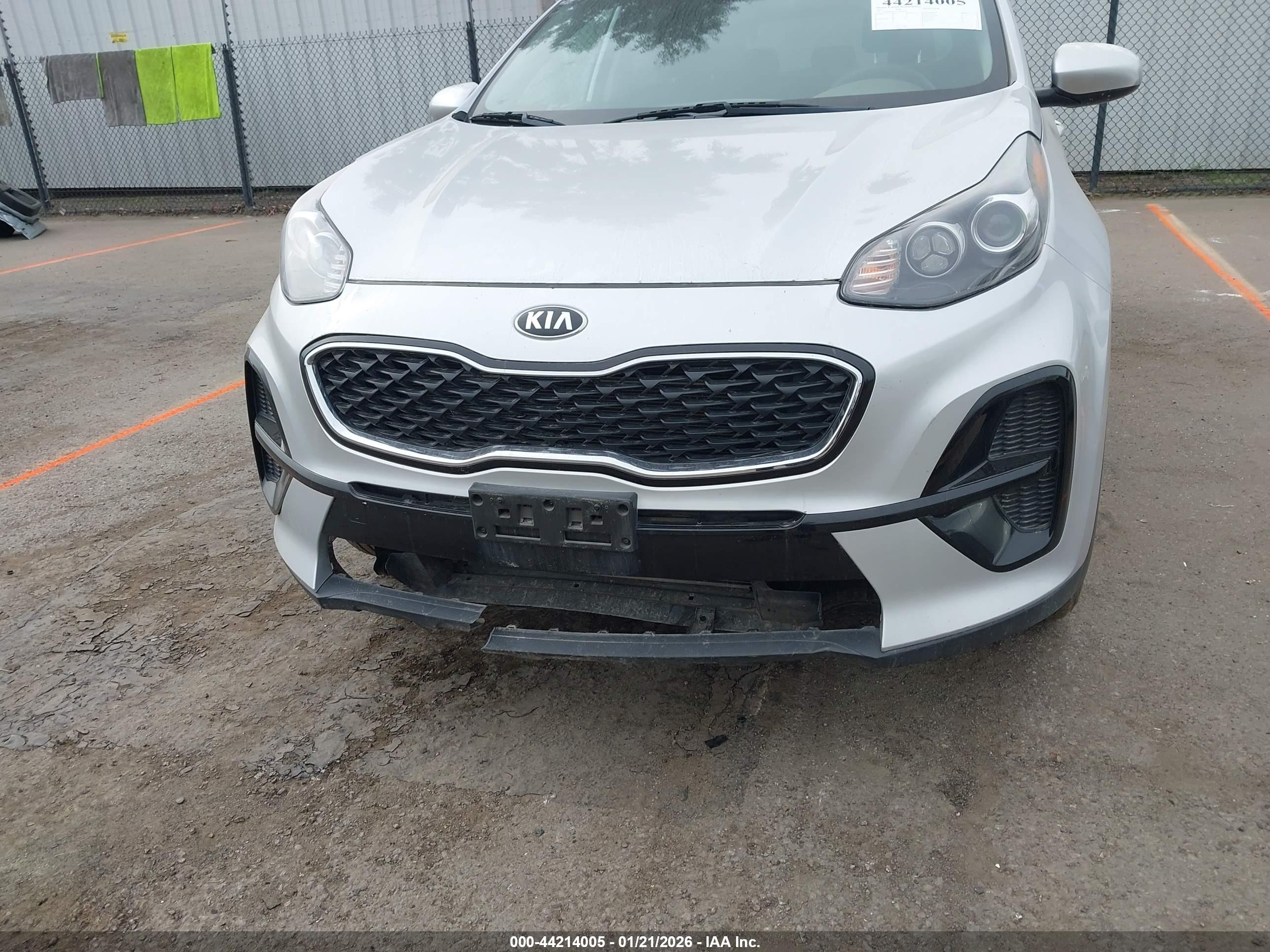 KIA SPORTAGE image 6