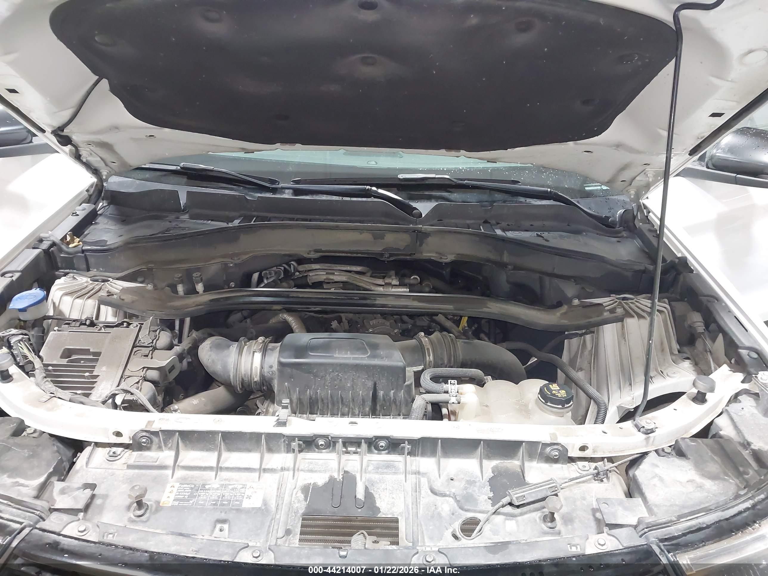 FORD EXPLORER image 10