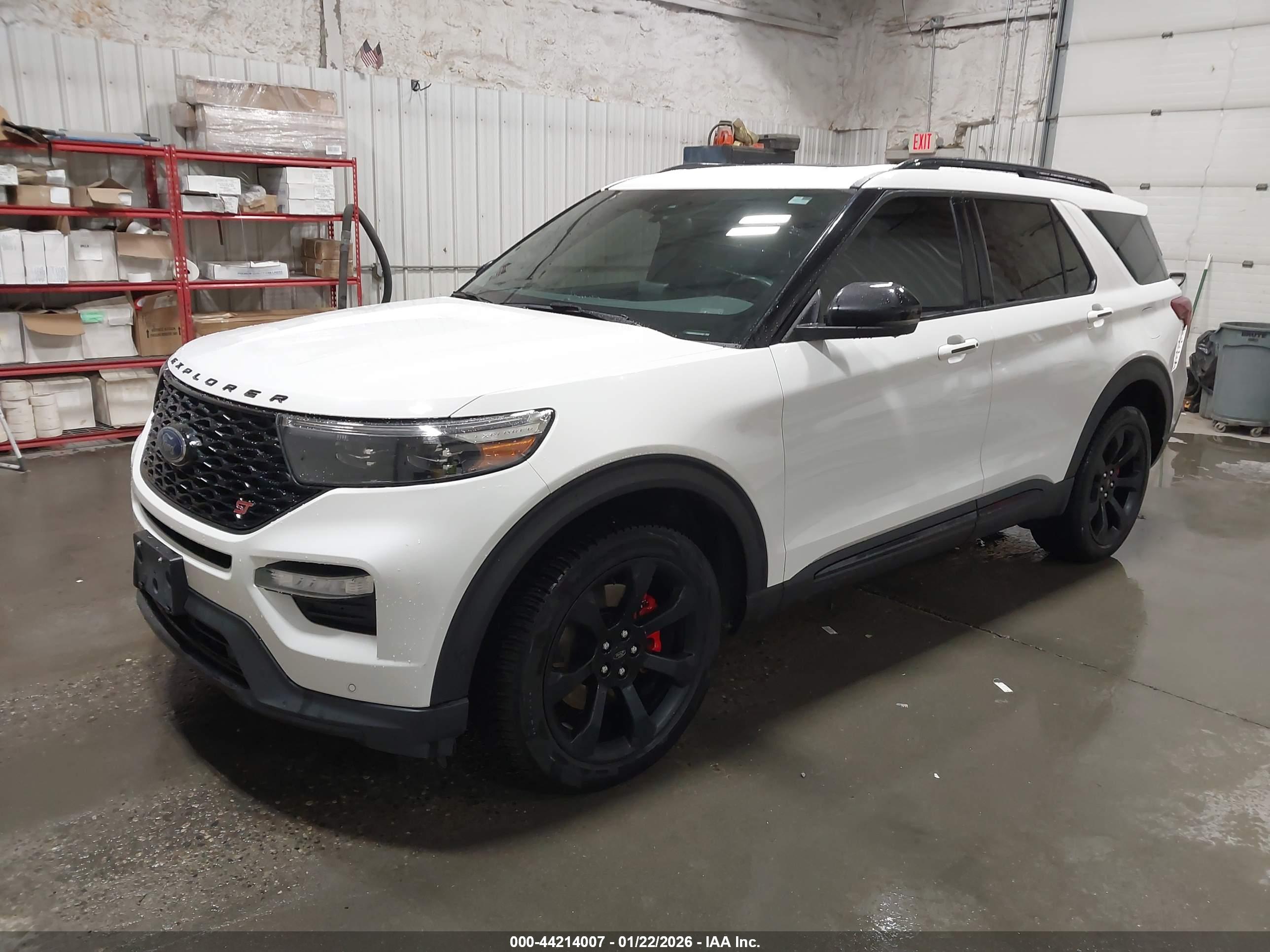 FORD EXPLORER image 2