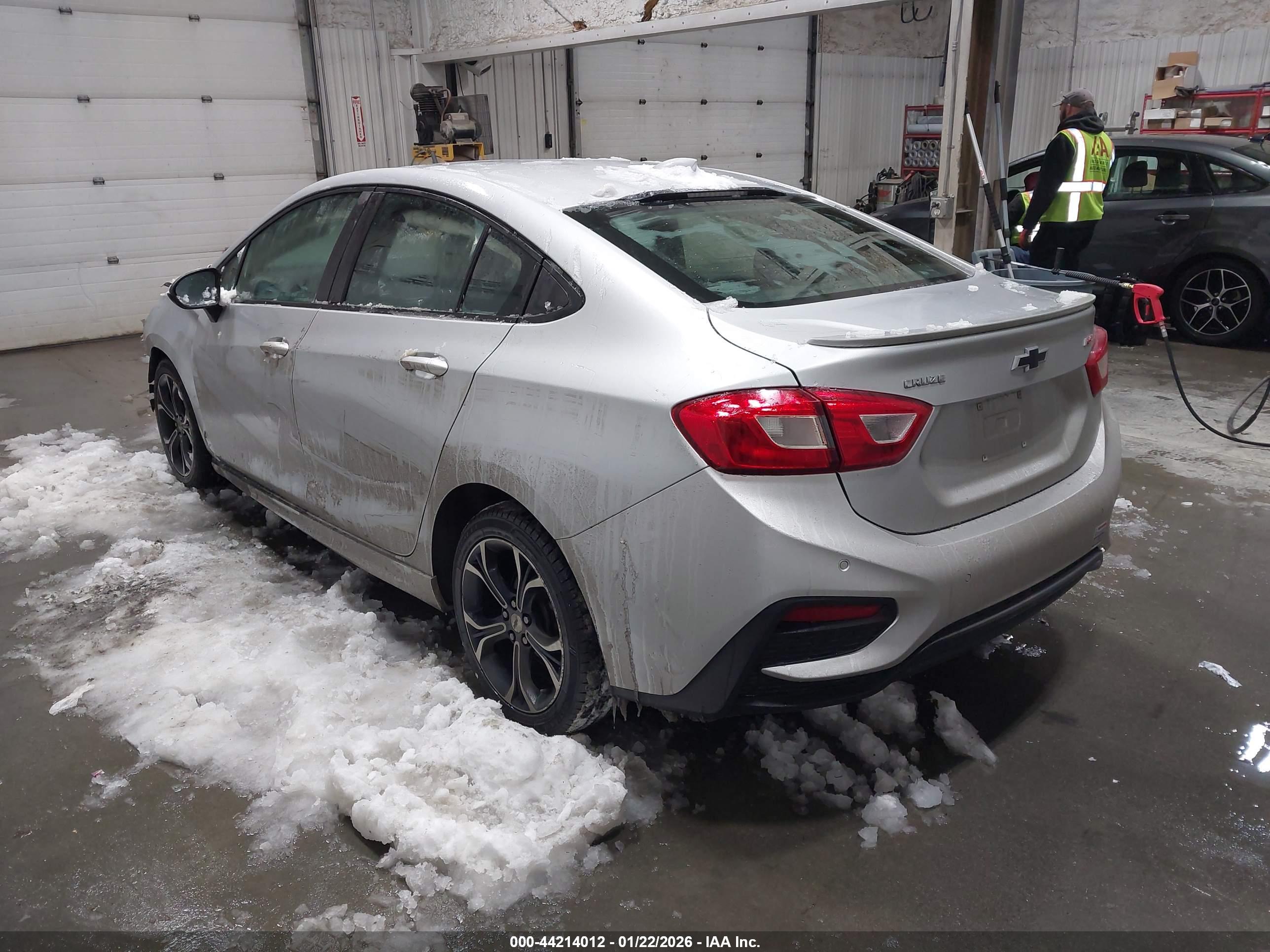 CHEVROLET CRUZE image 3