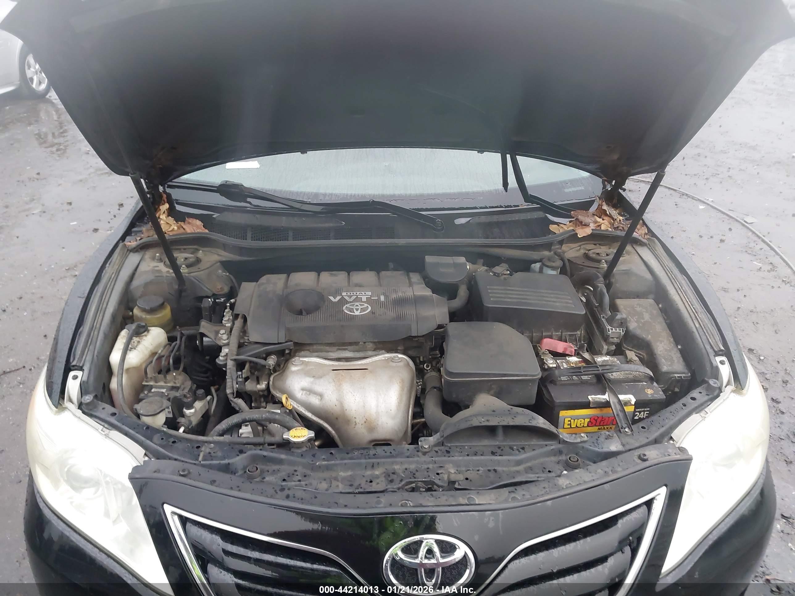 TOYOTA CAMRY image 10