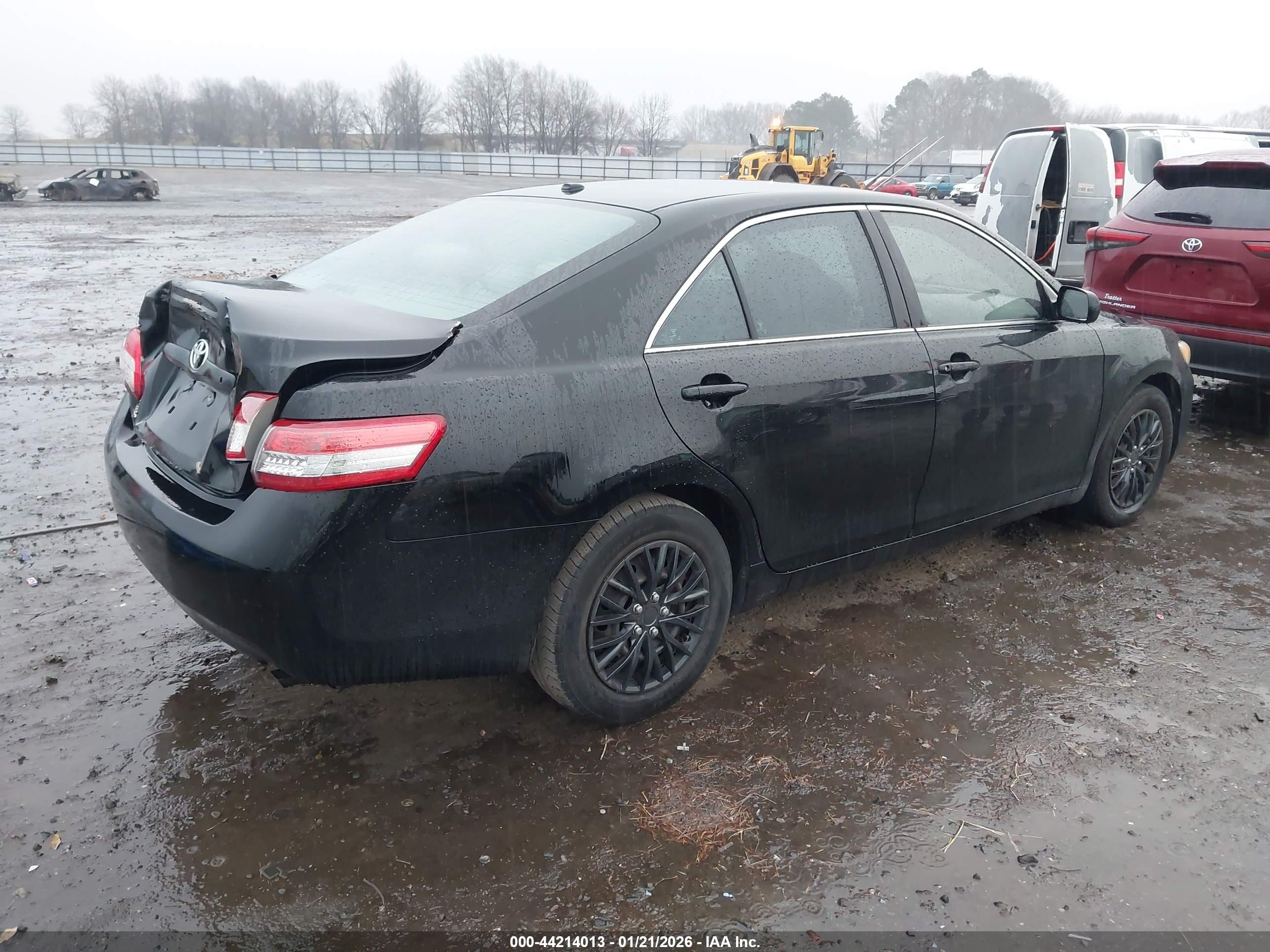 TOYOTA CAMRY image 4