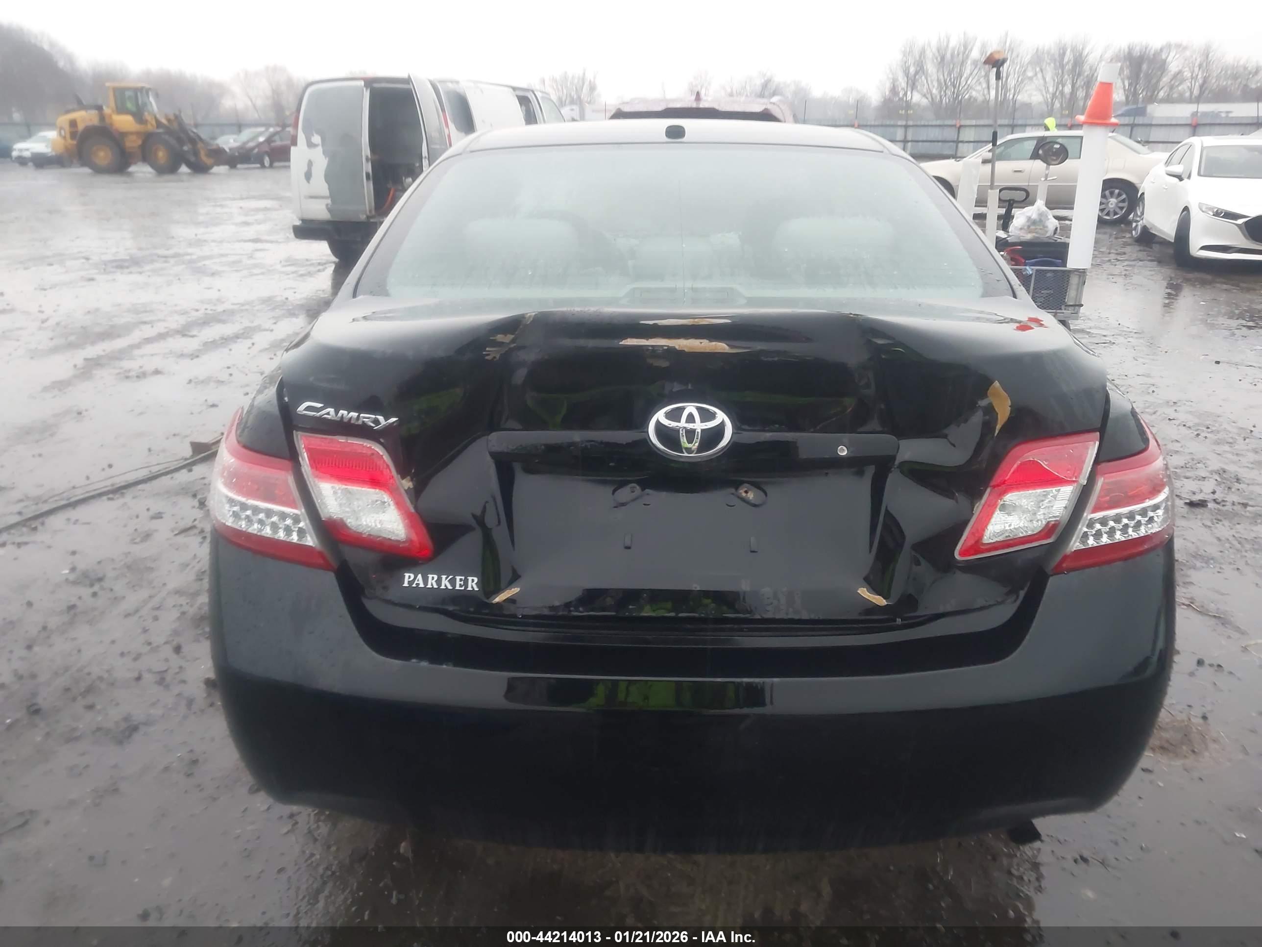 TOYOTA CAMRY image 6