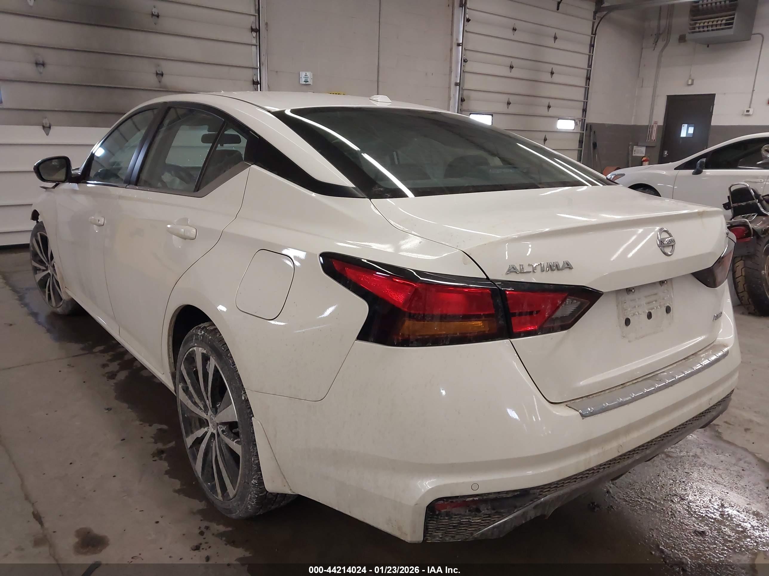 NISSAN ALTIMA image 3