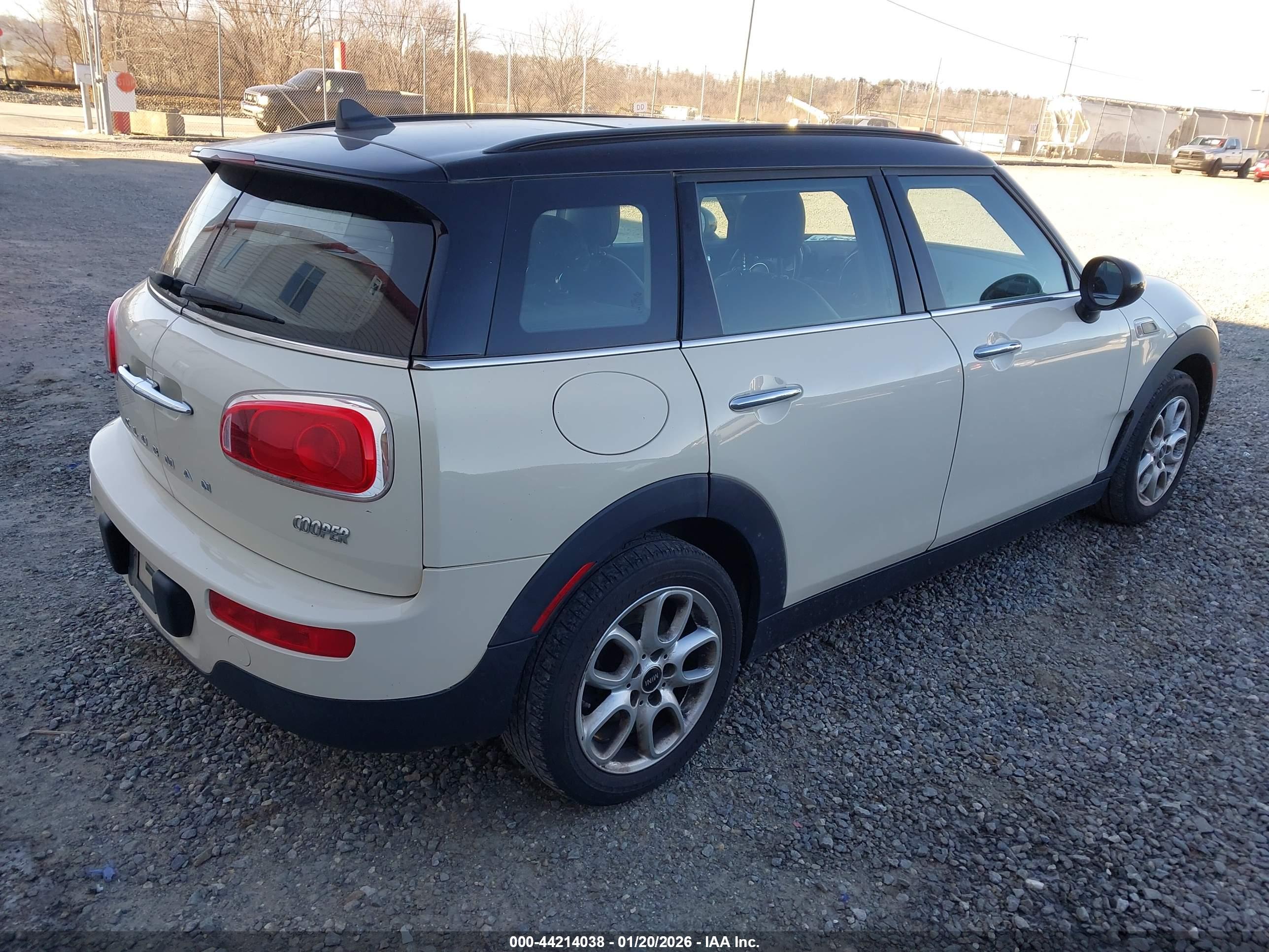 MINI CLUBMAN image 4