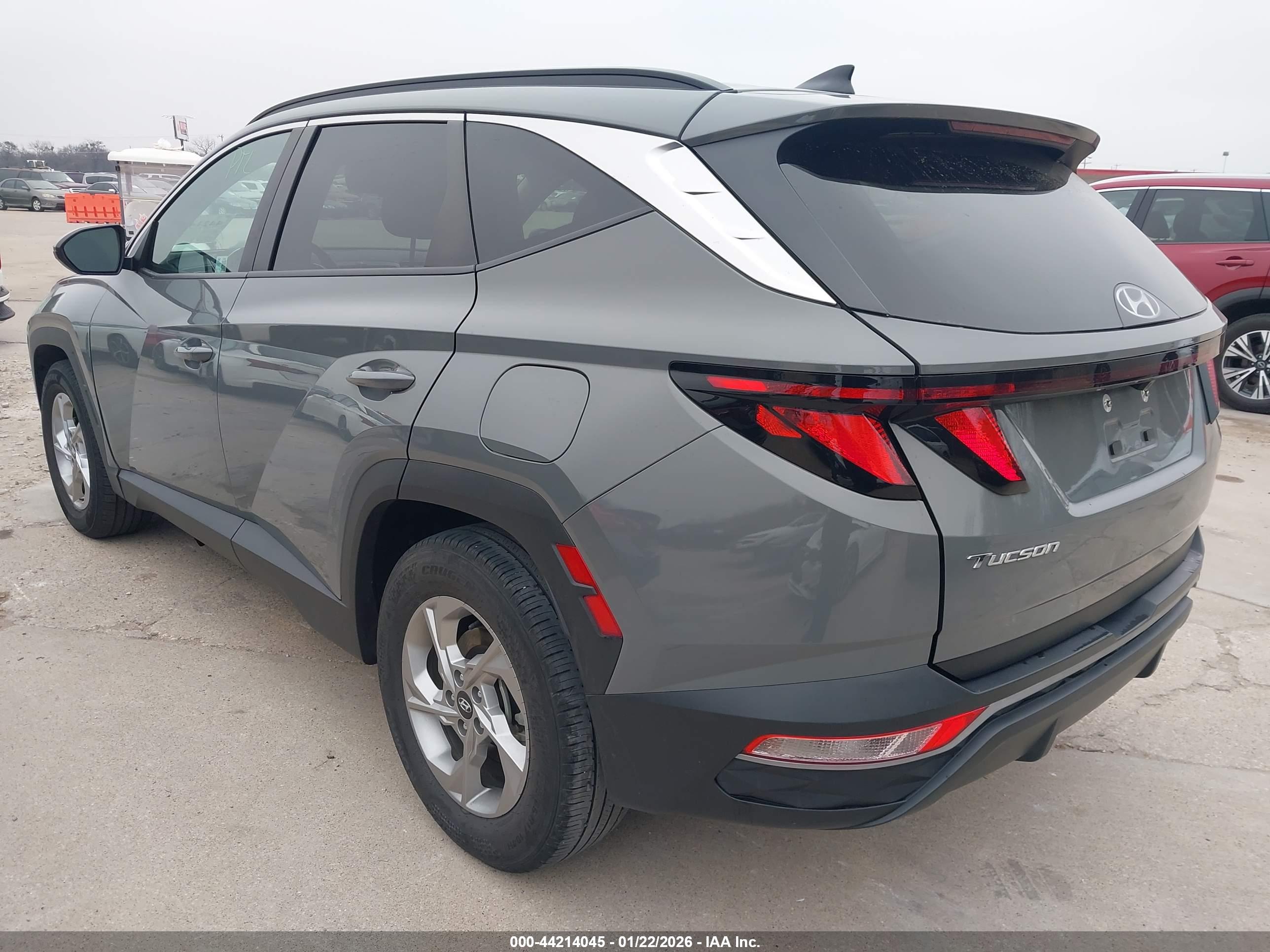HYUNDAI TUCSON image 3