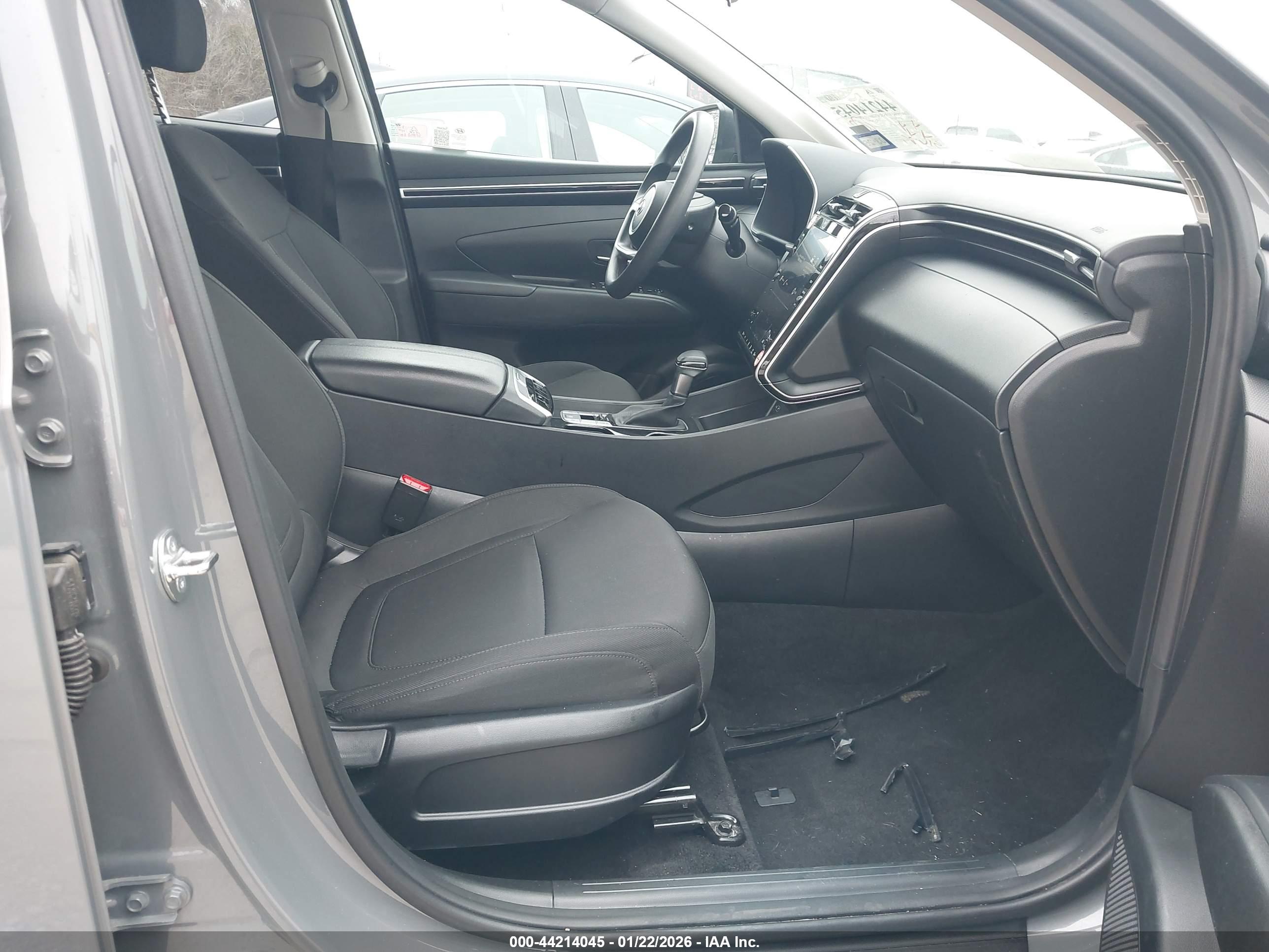 HYUNDAI TUCSON image 5