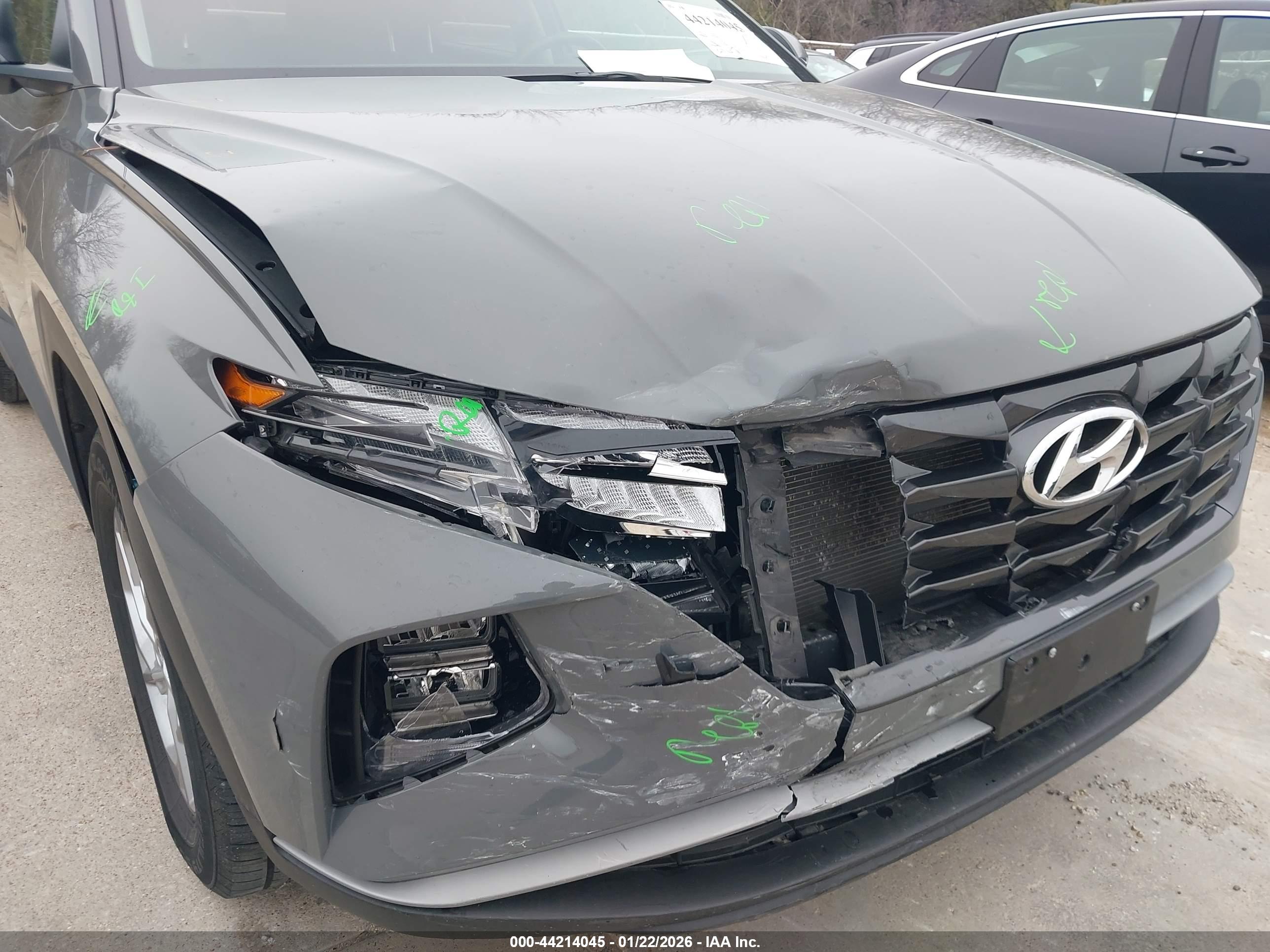 HYUNDAI TUCSON image 6