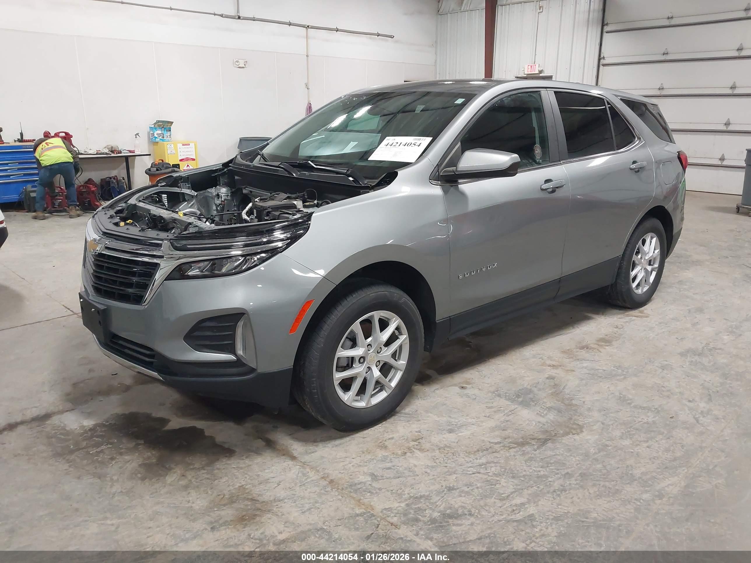 CHEVROLET EQUINOX image 2