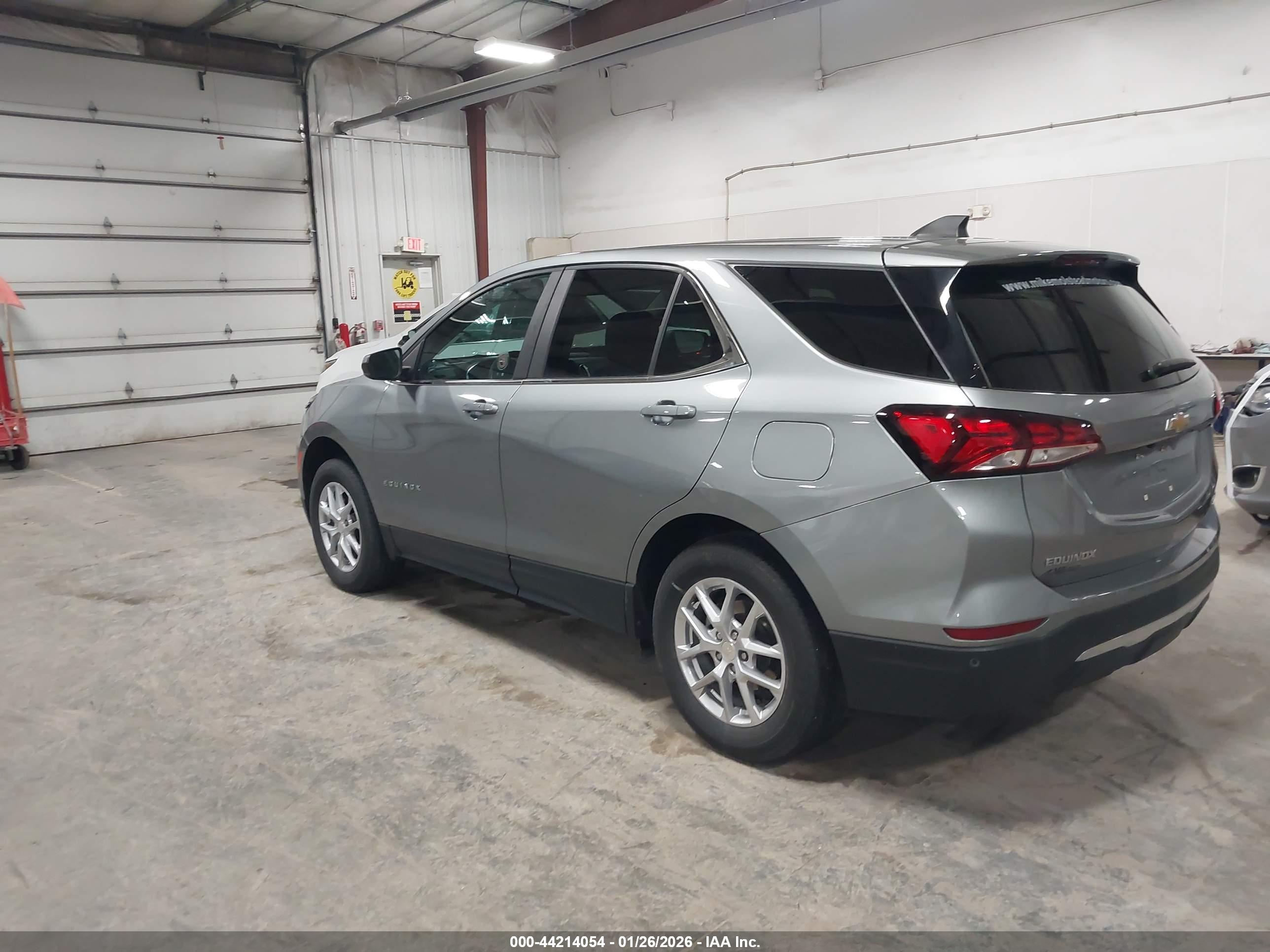 CHEVROLET EQUINOX image 3