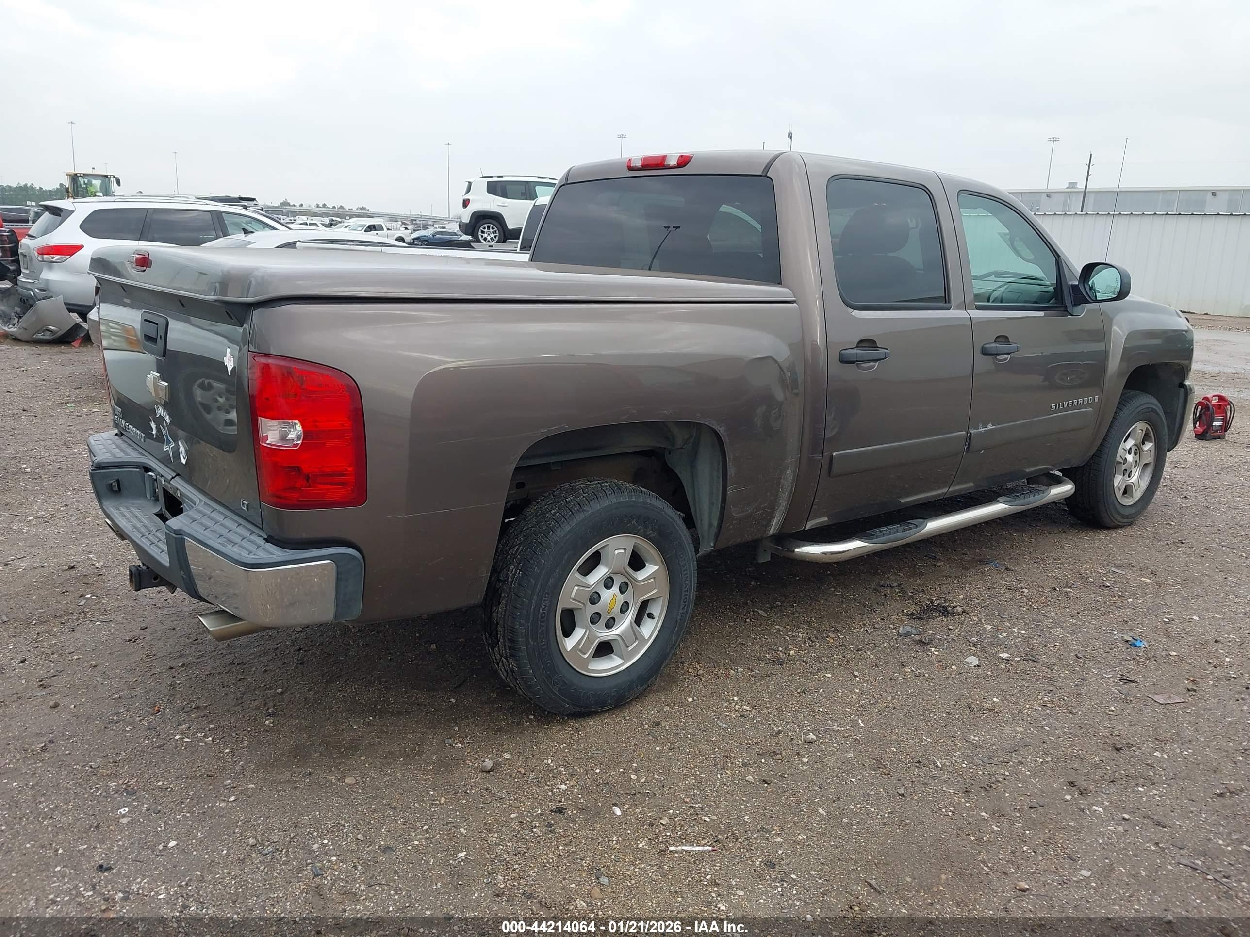 CHEVROLET SILVERADO image 4