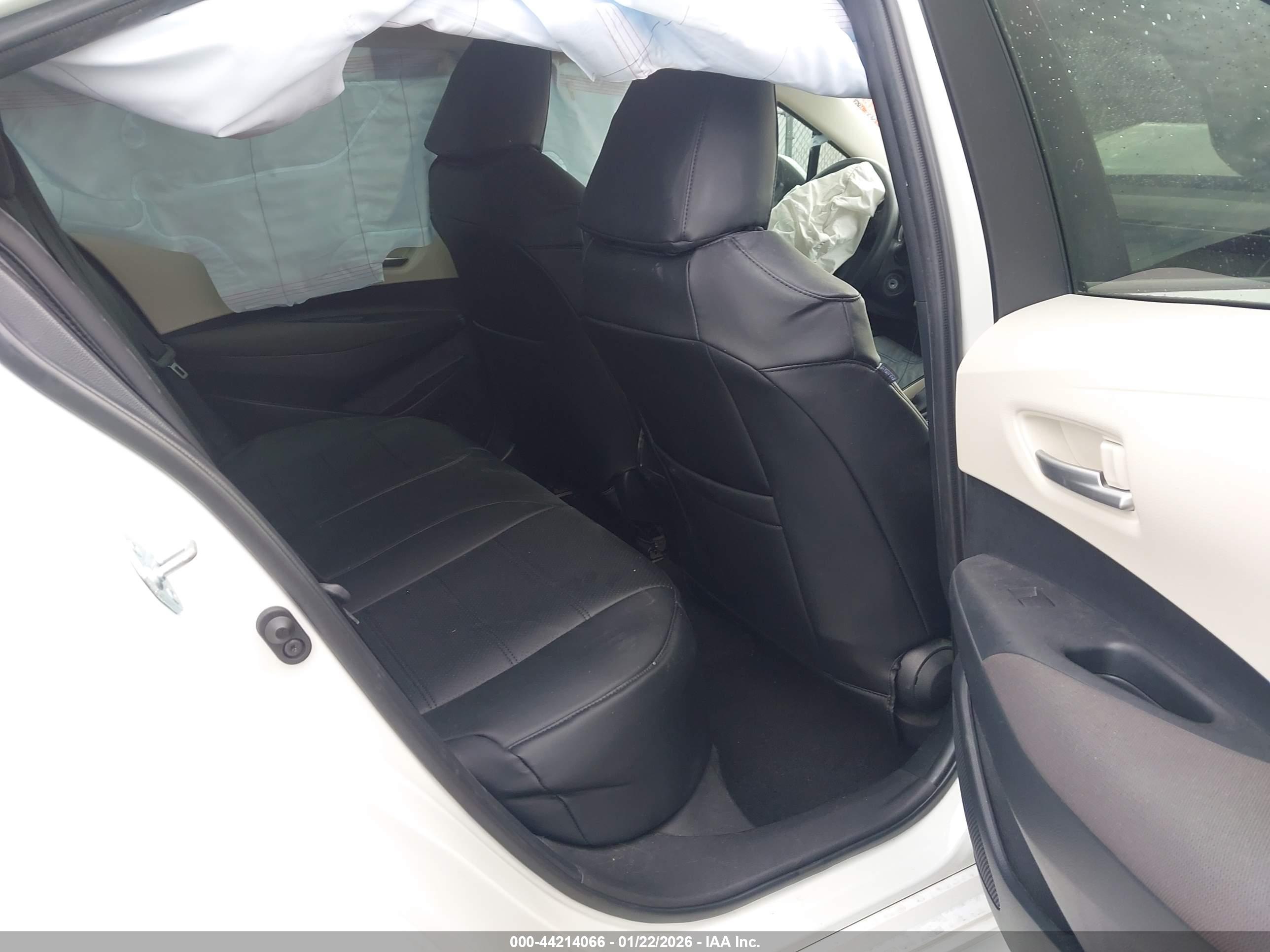 TOYOTA COROLLA image 8