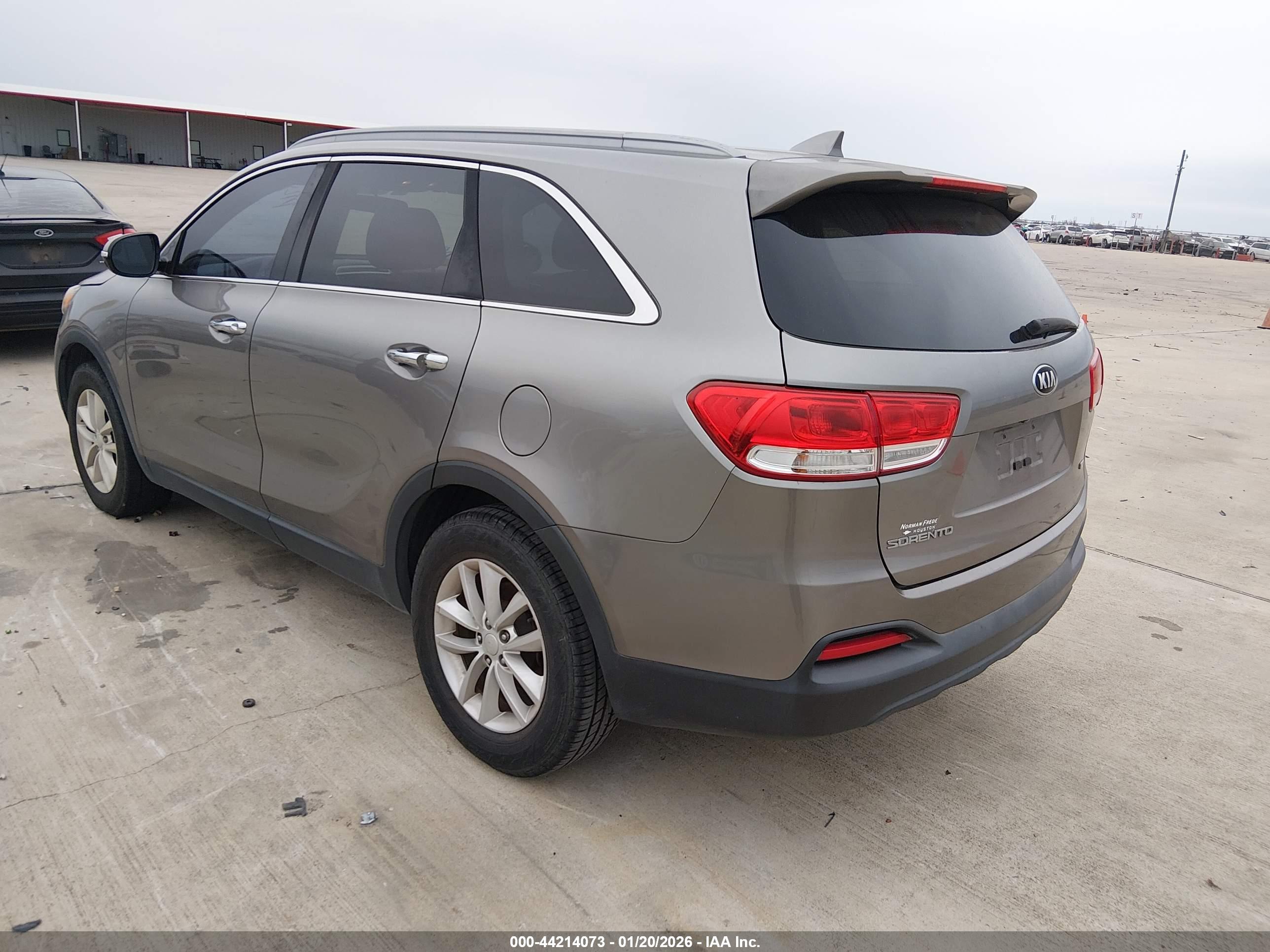 KIA SORENTO image 3