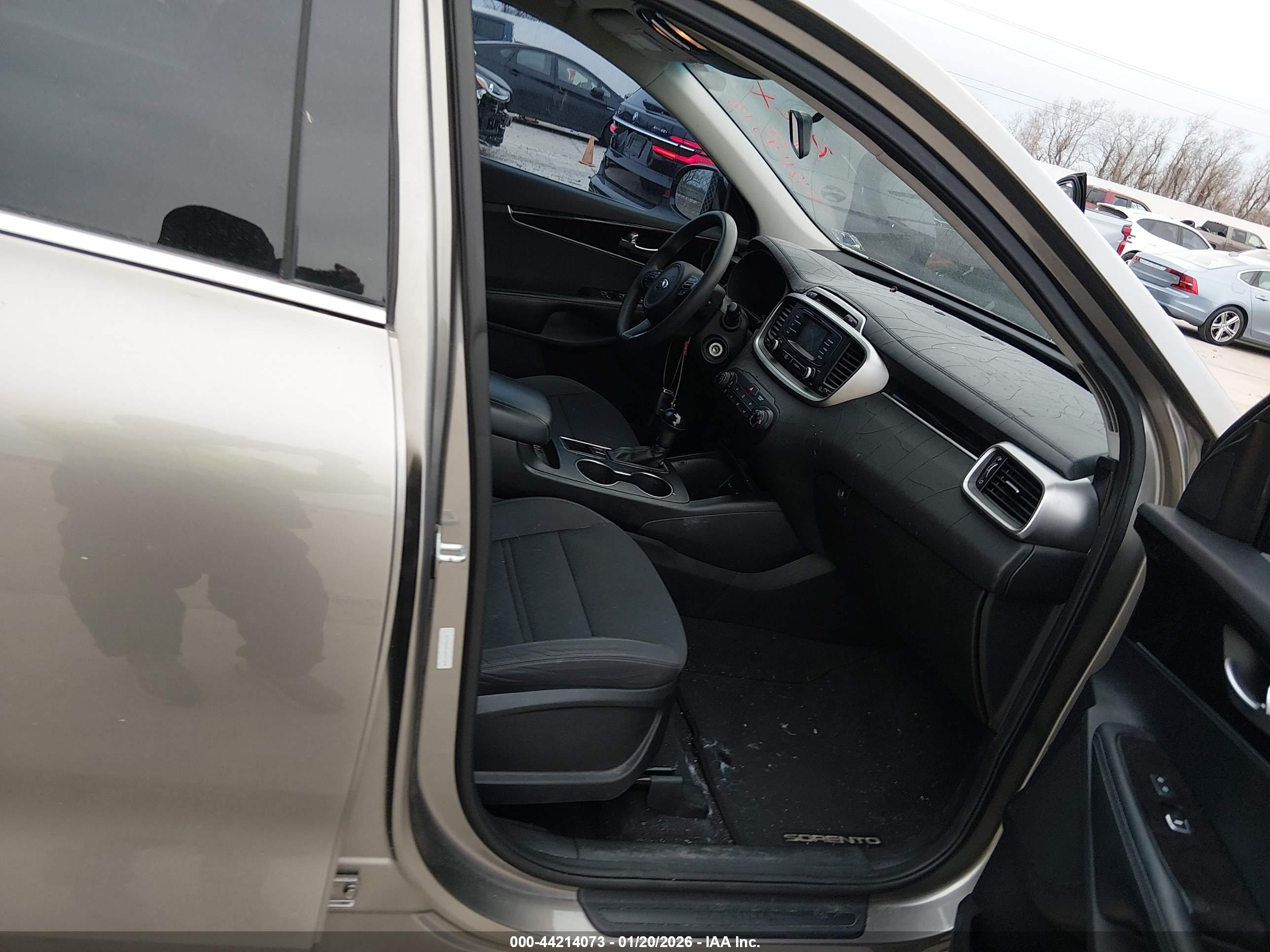 KIA SORENTO image 5