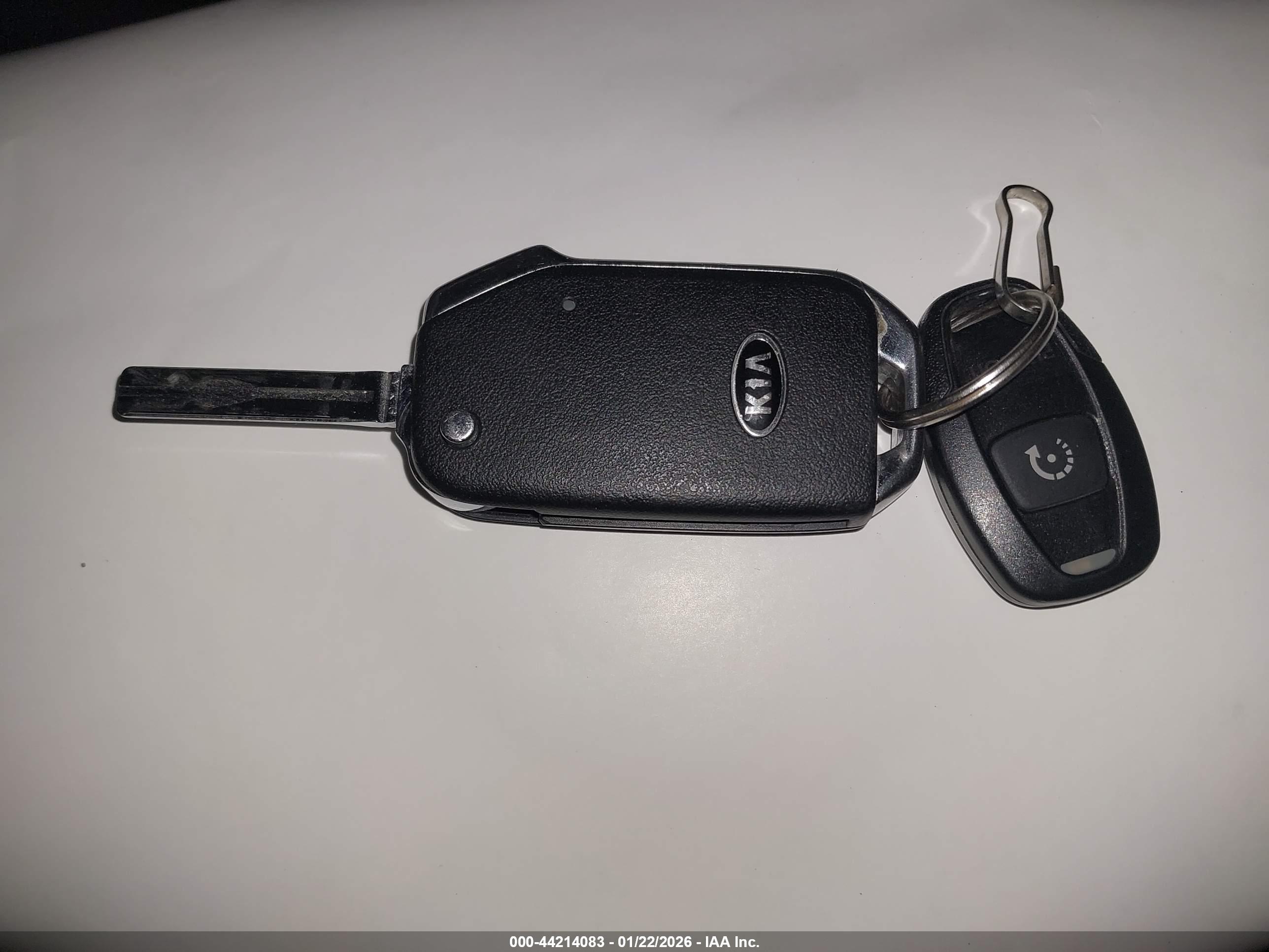 KIA SPORTAGE image 11