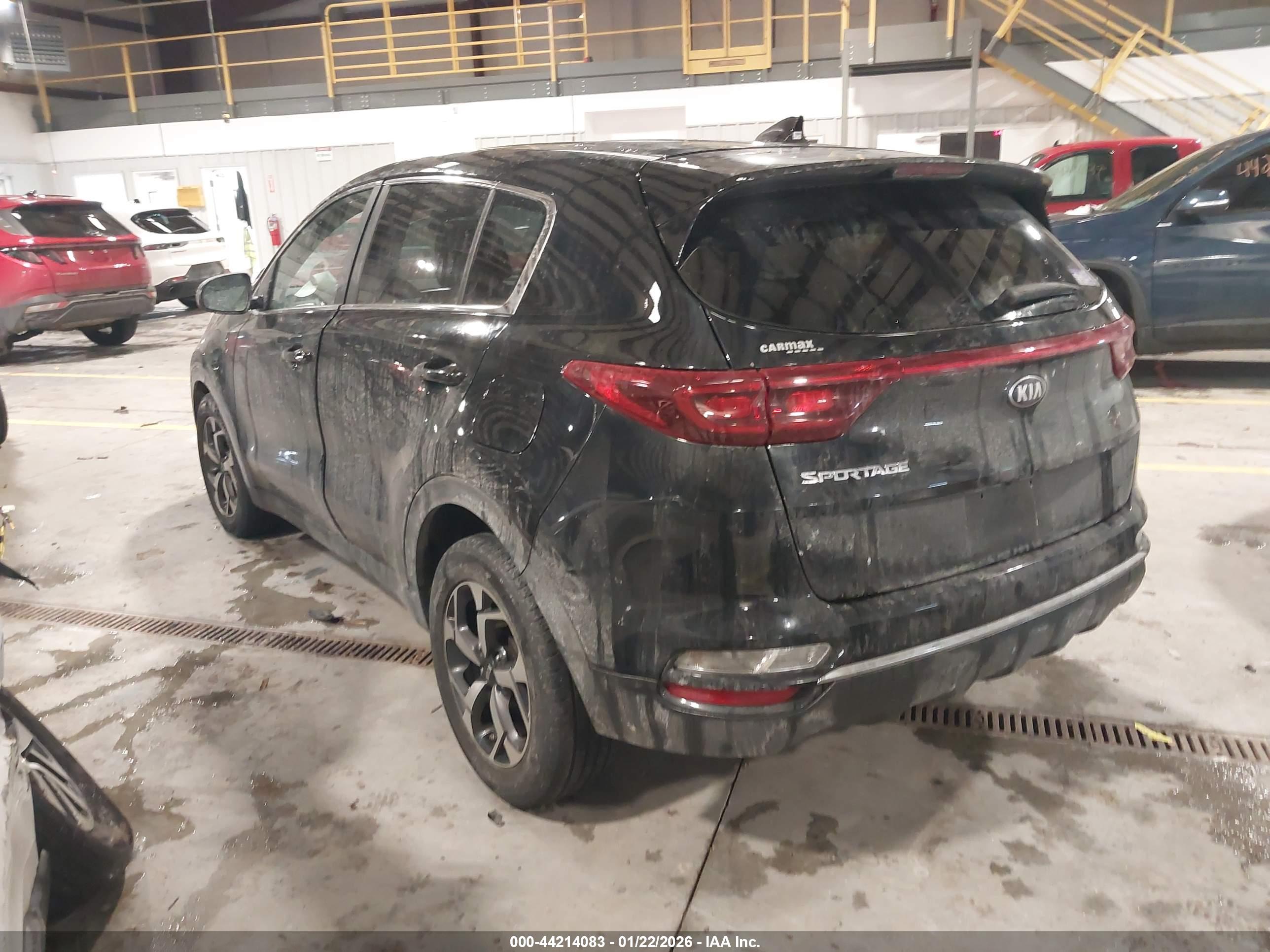 KIA SPORTAGE image 3