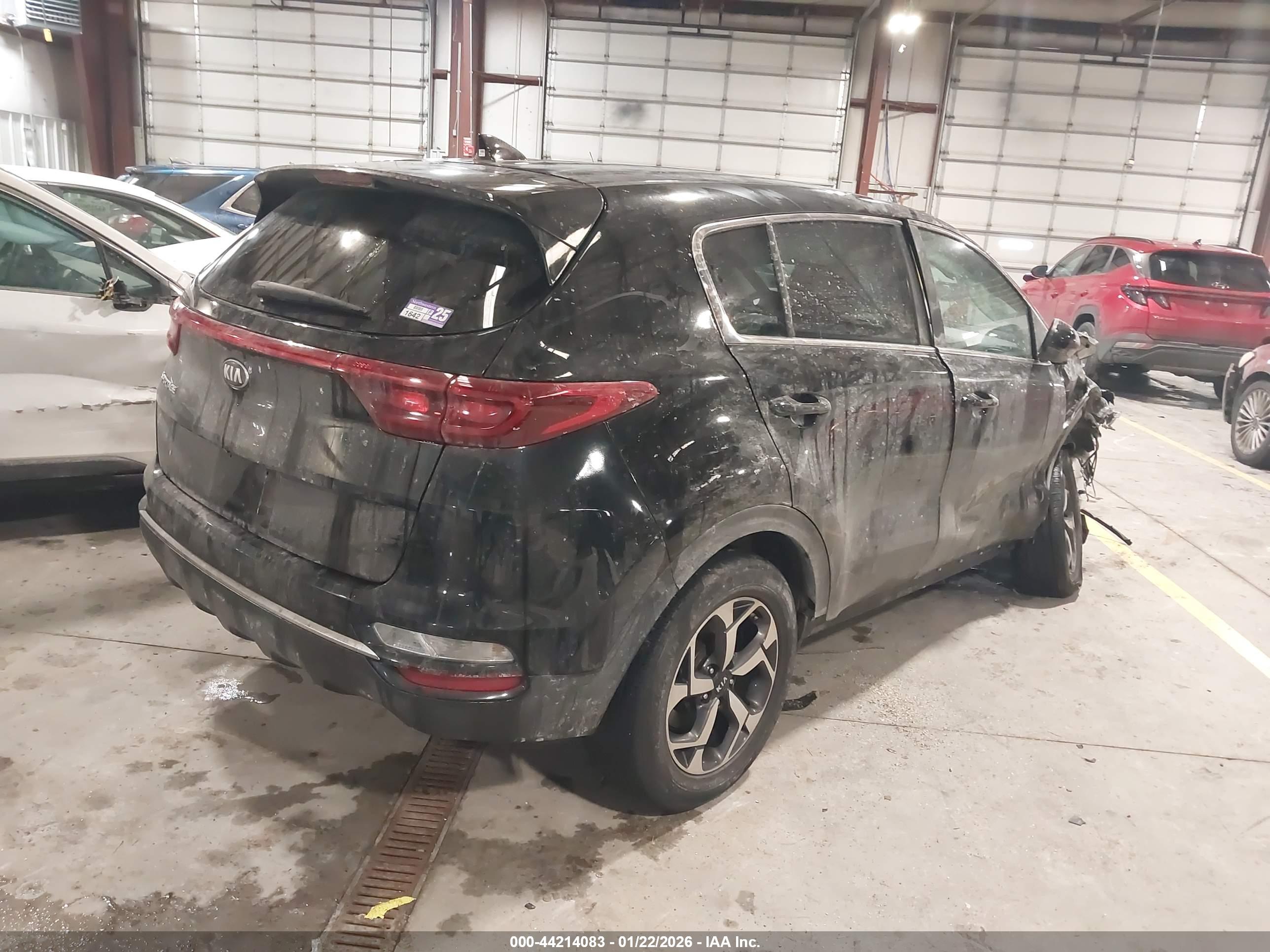 KIA SPORTAGE image 4
