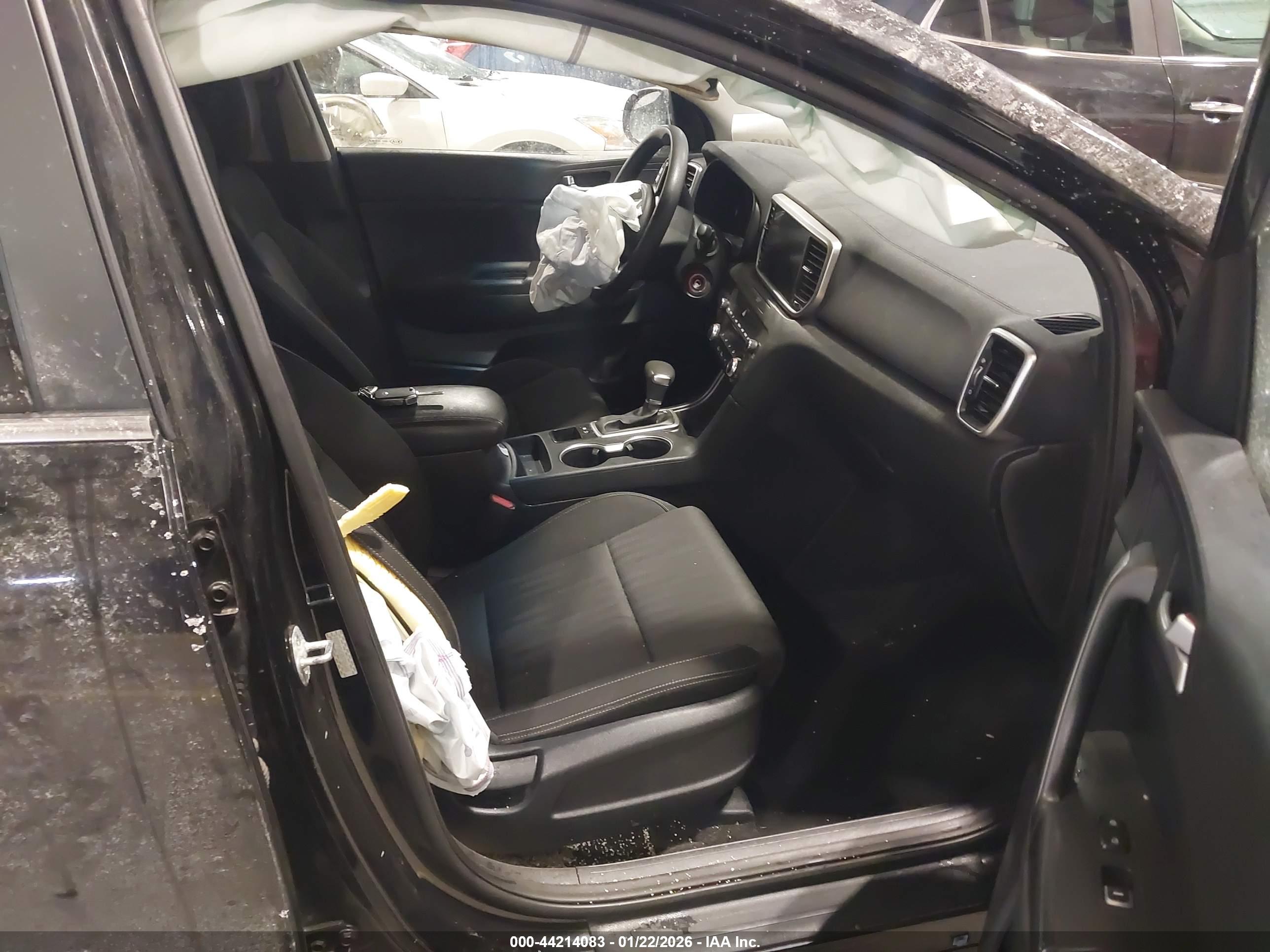 KIA SPORTAGE image 5