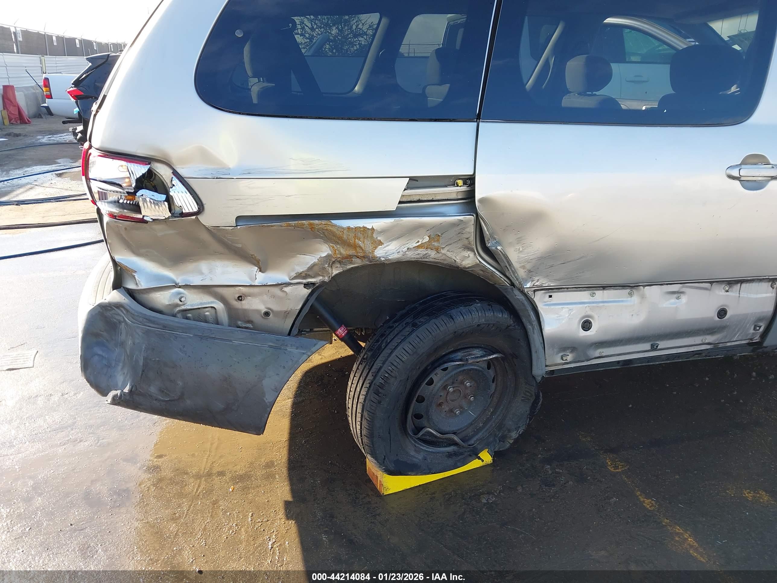 TOYOTA SIENNA image 6
