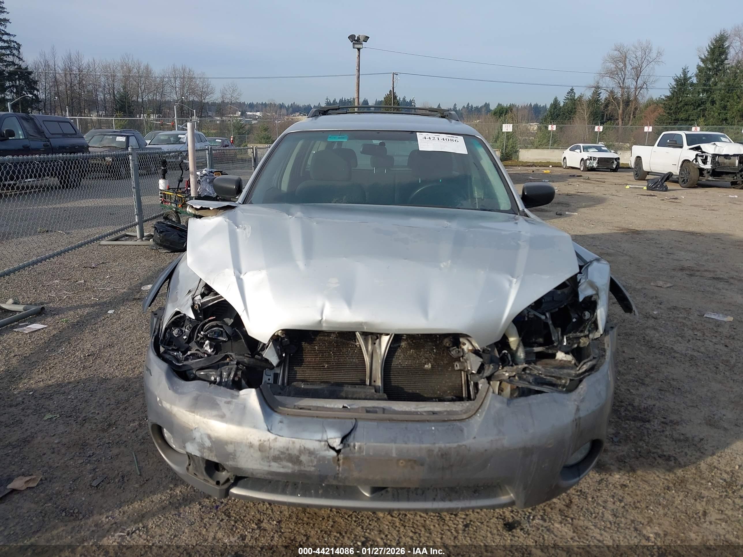 SUBARU OUTBACK image 6