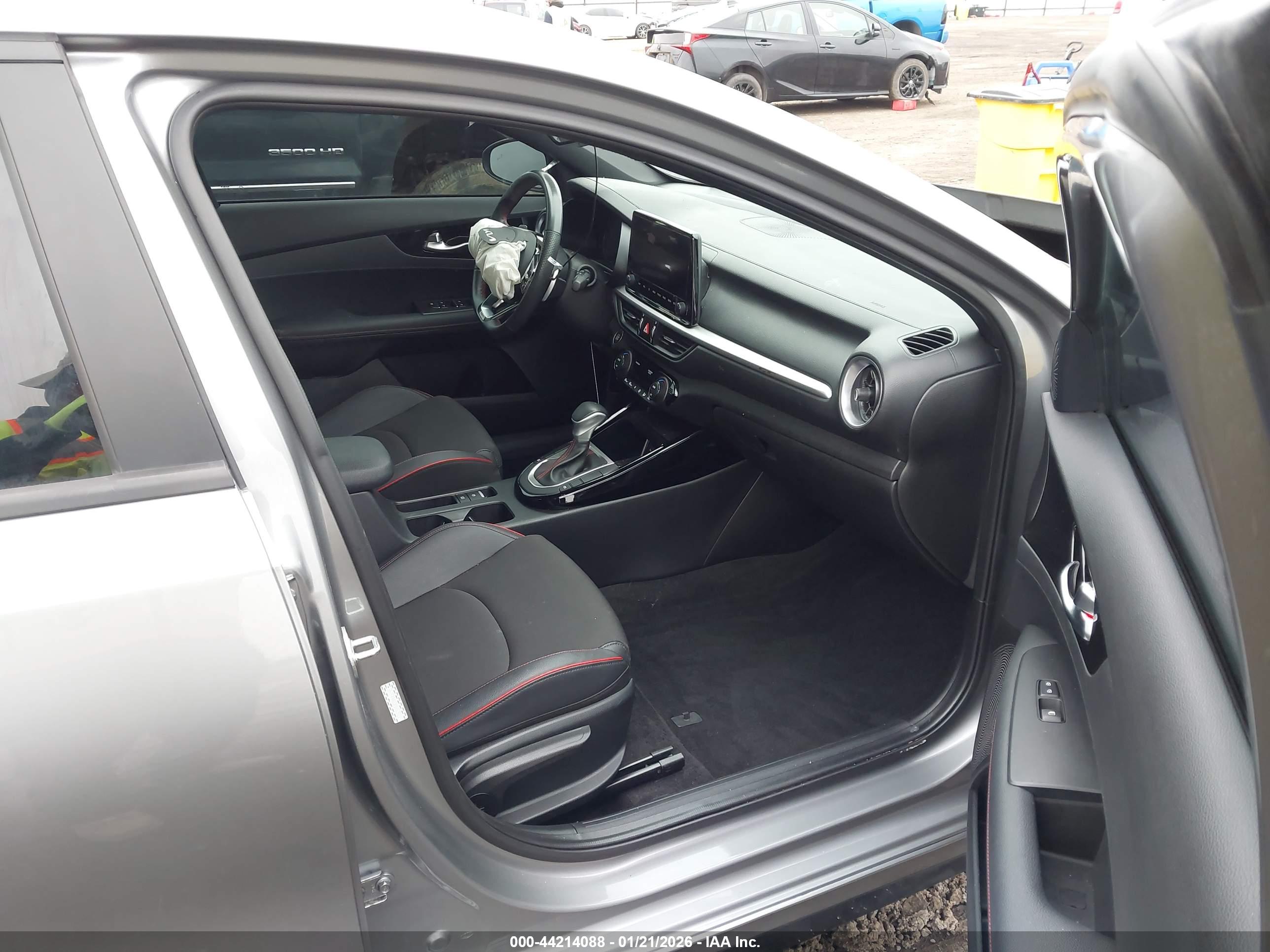 KIA FORTE image 5