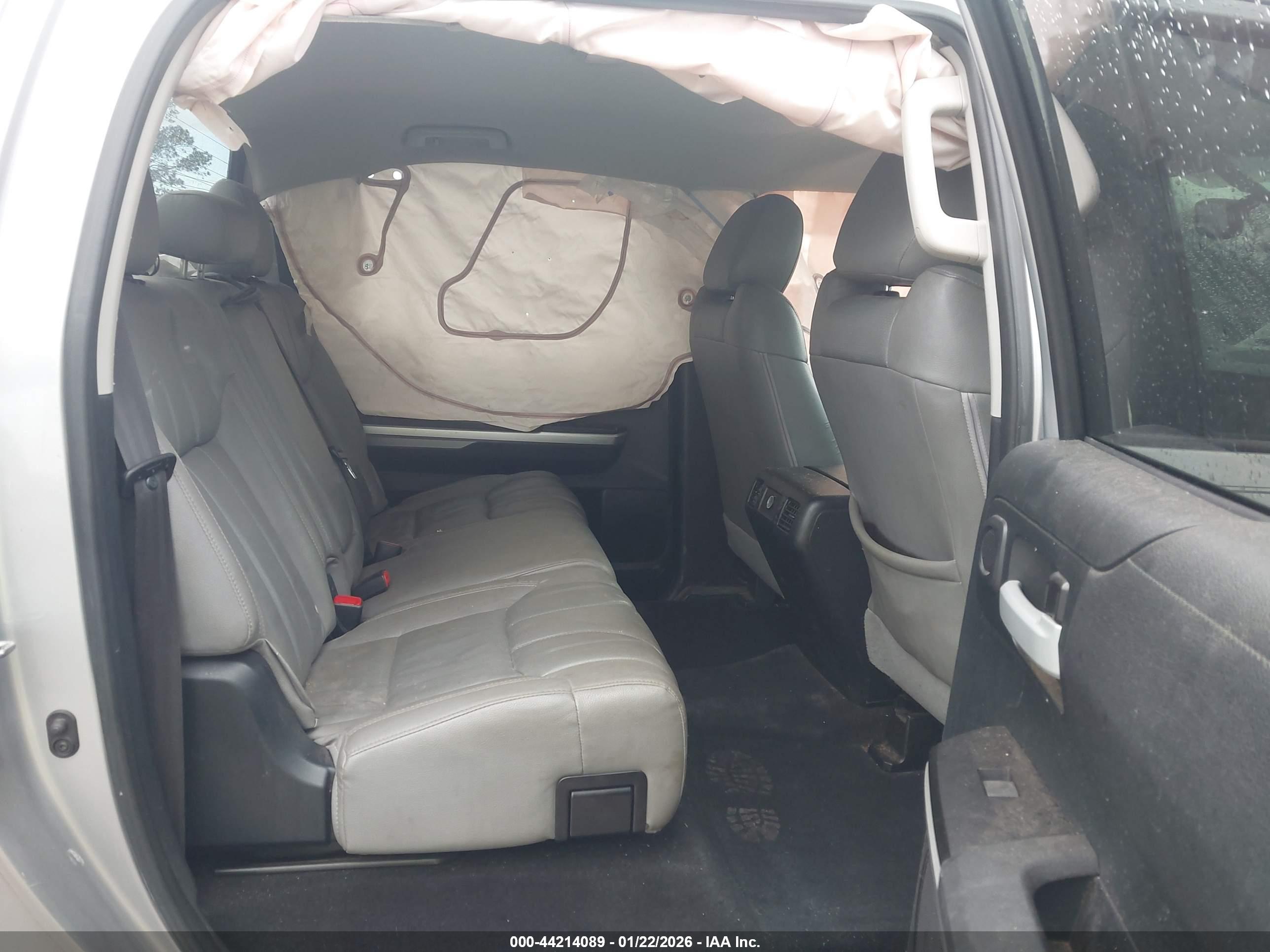 TOYOTA TUNDRA image 8