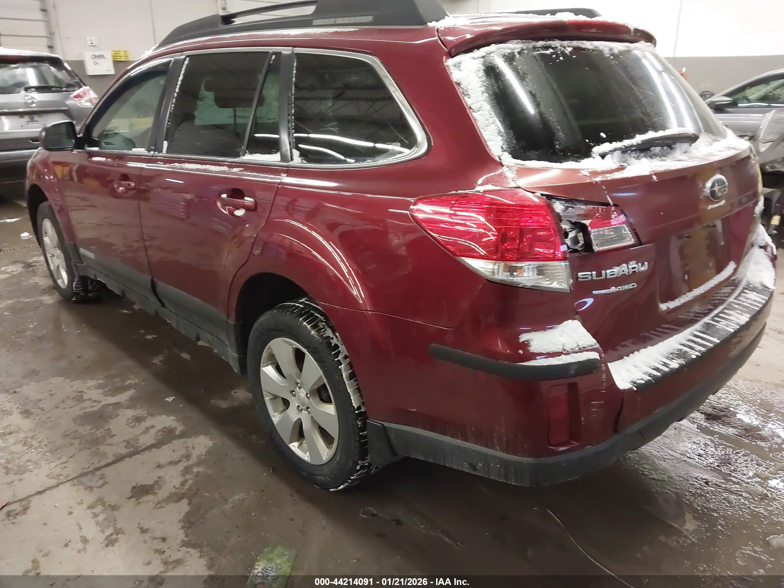 SUBARU OUTBACK image 3