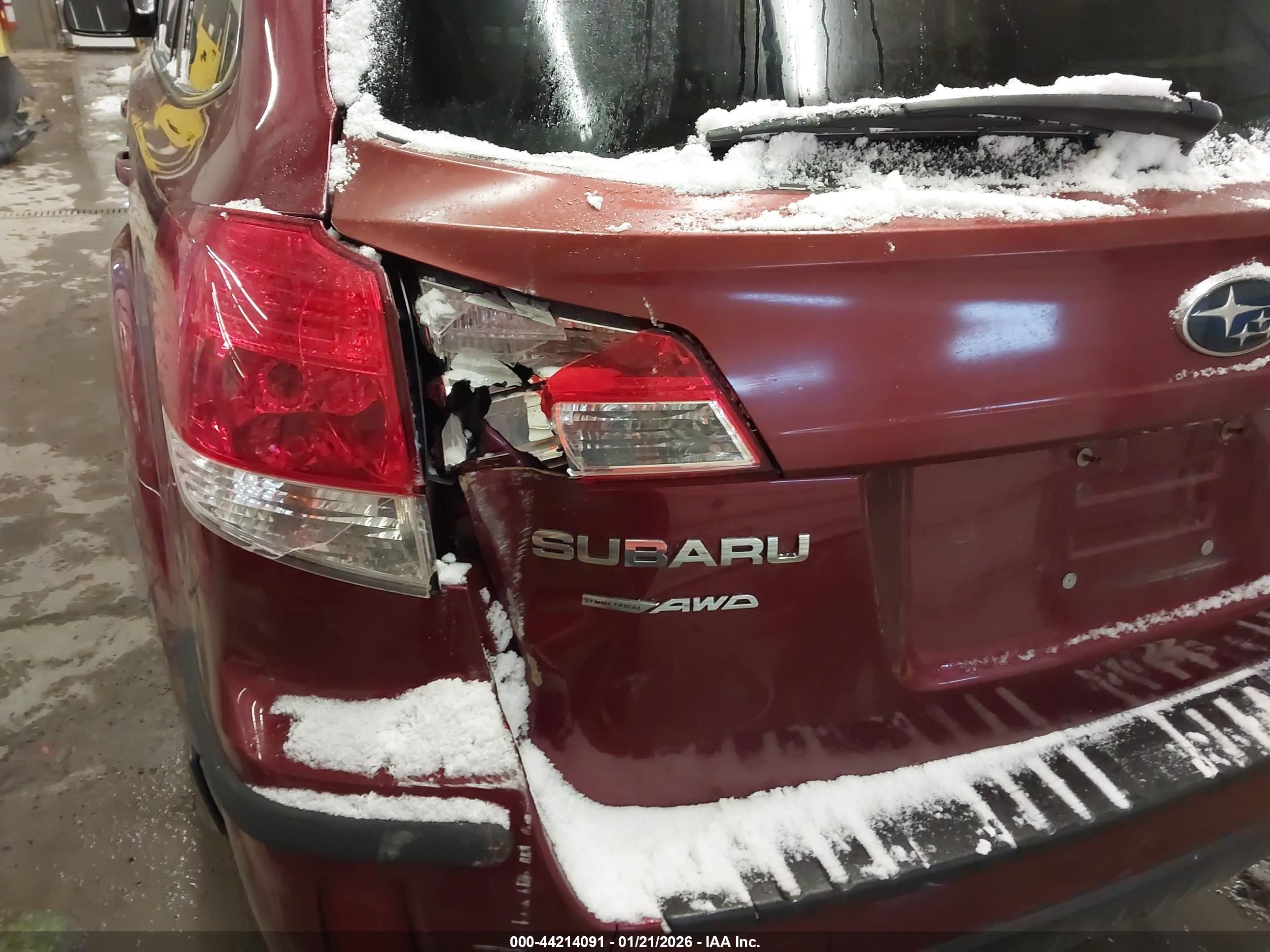 SUBARU OUTBACK image 6