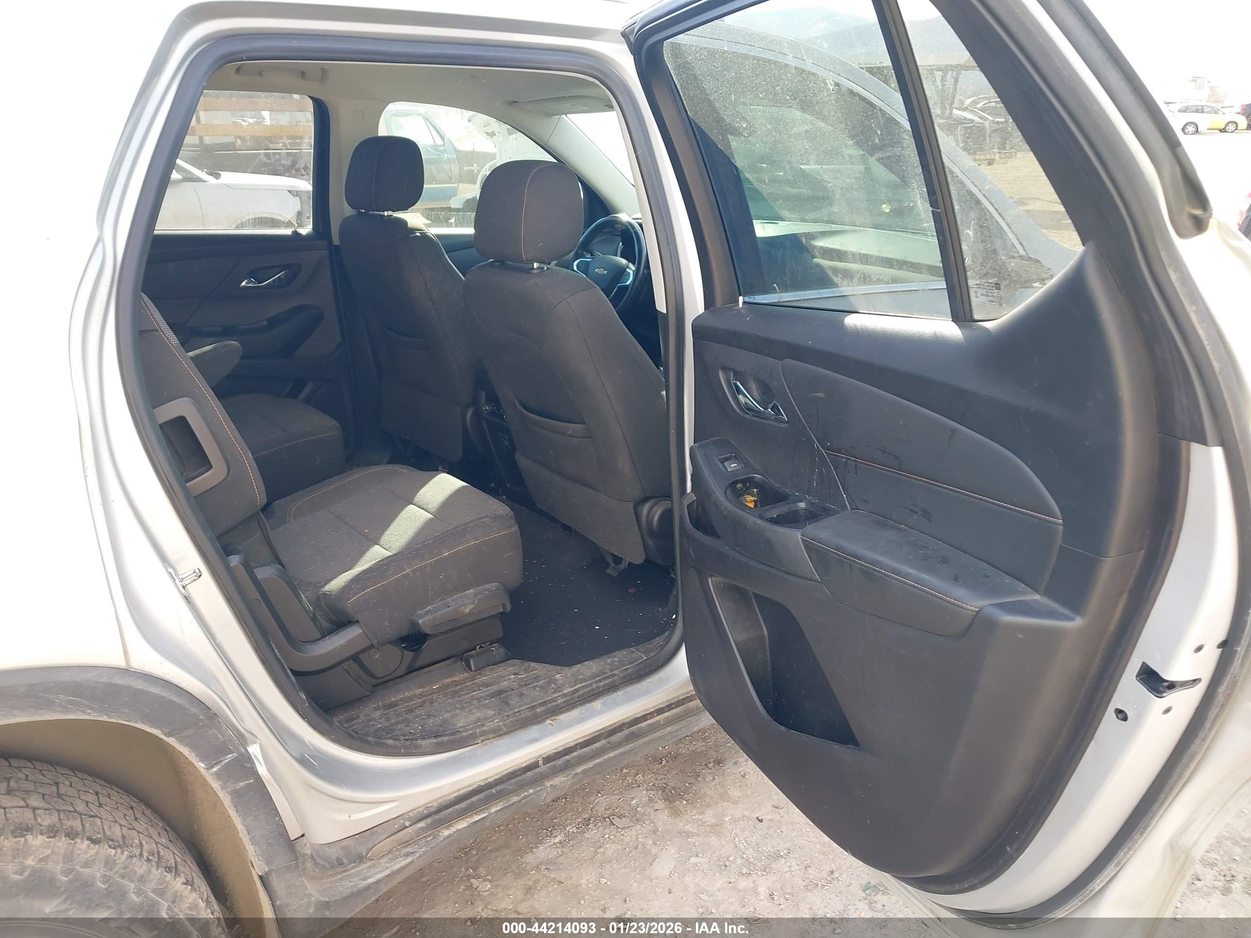 CHEVROLET TRAVERSE image 8