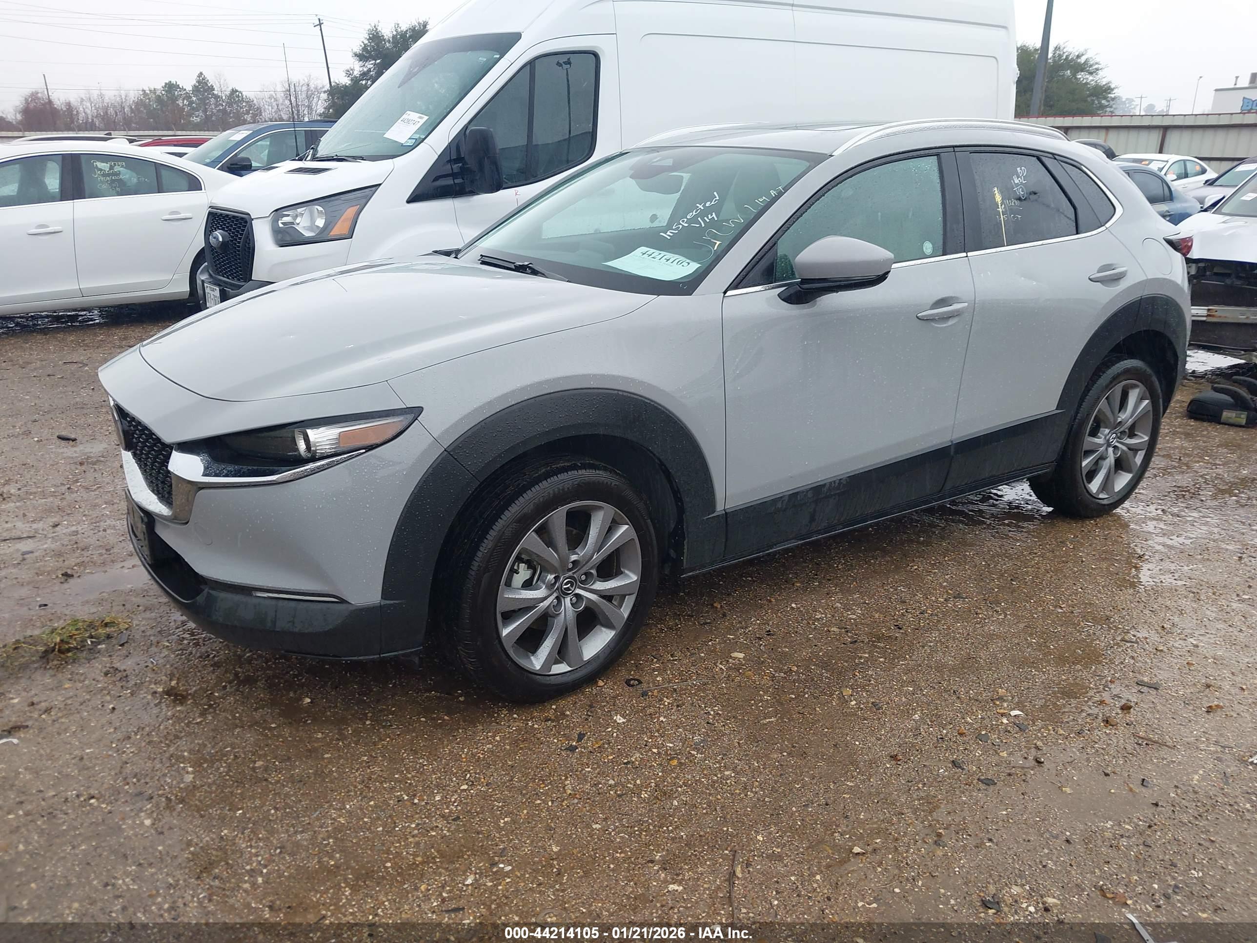 MAZDA CX-30 image 2