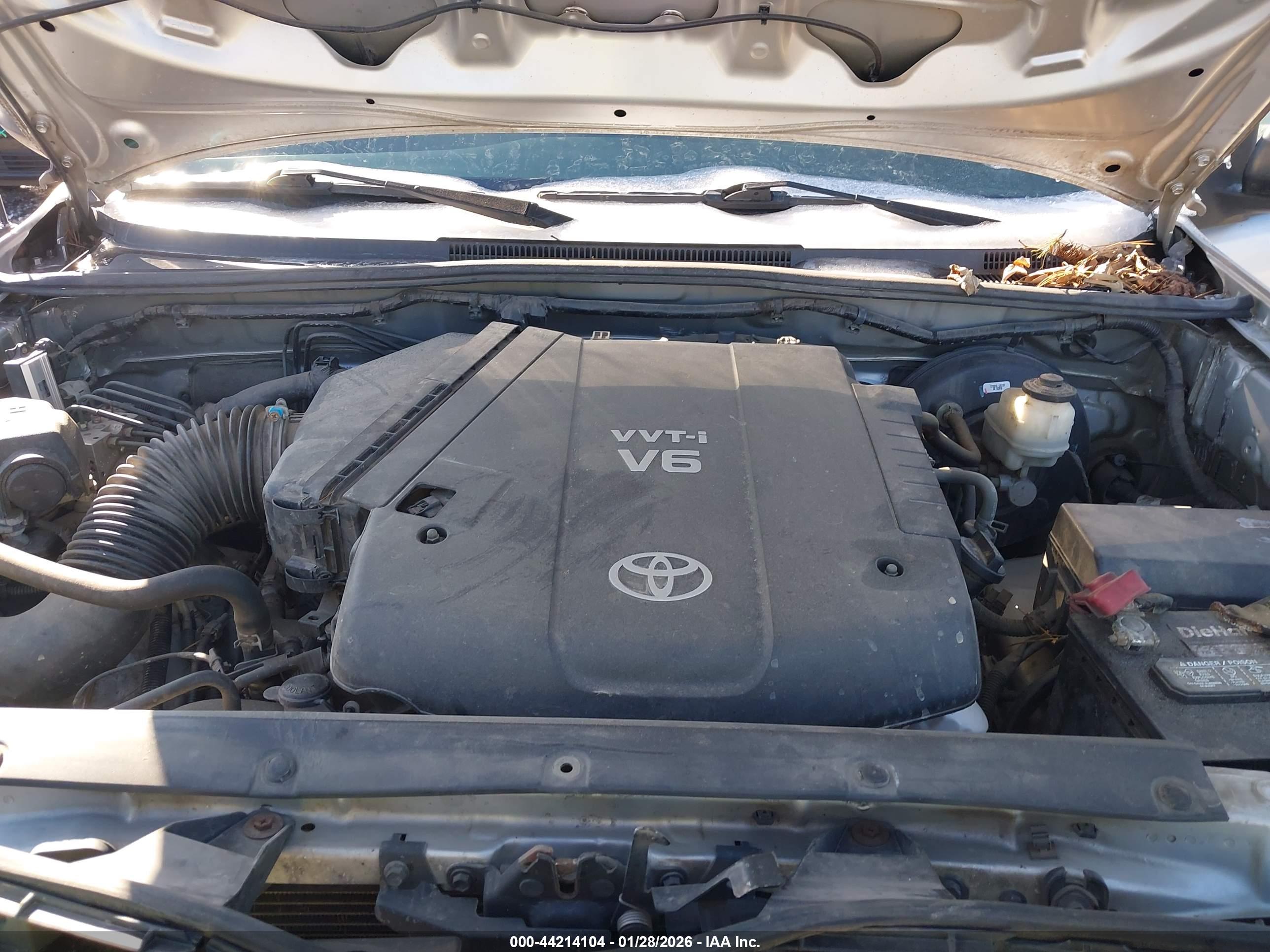 TOYOTA TACOMA image 10