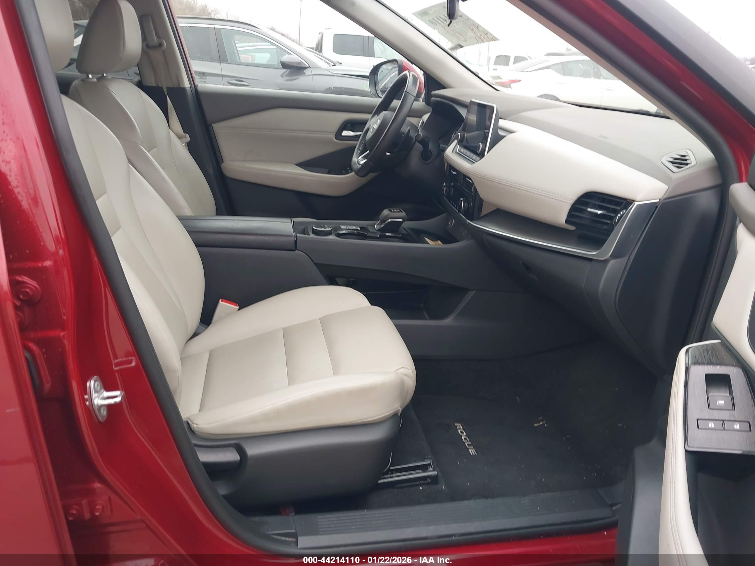 NISSAN ROGUE image 5