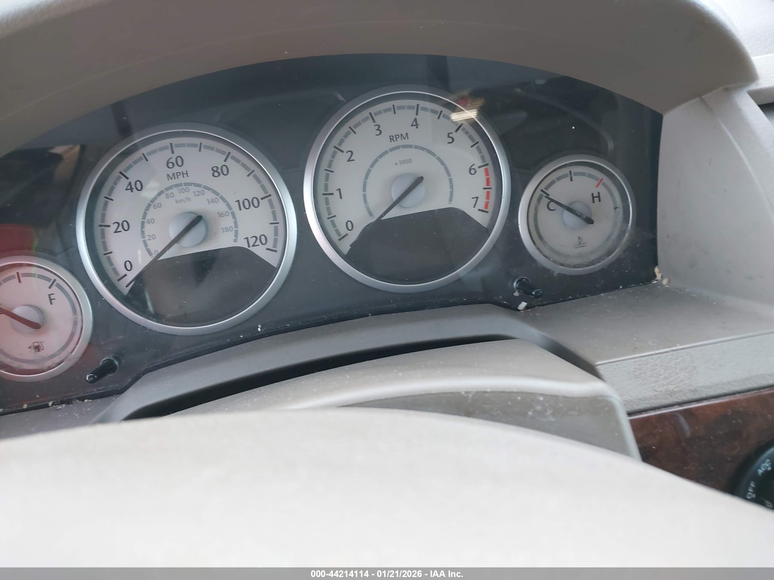 CHRYSLER TOWN image 7