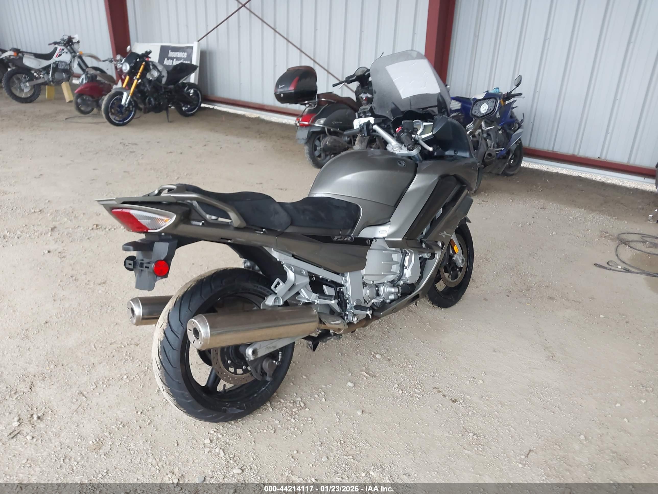 YAMAHA FJR1300 image 4
