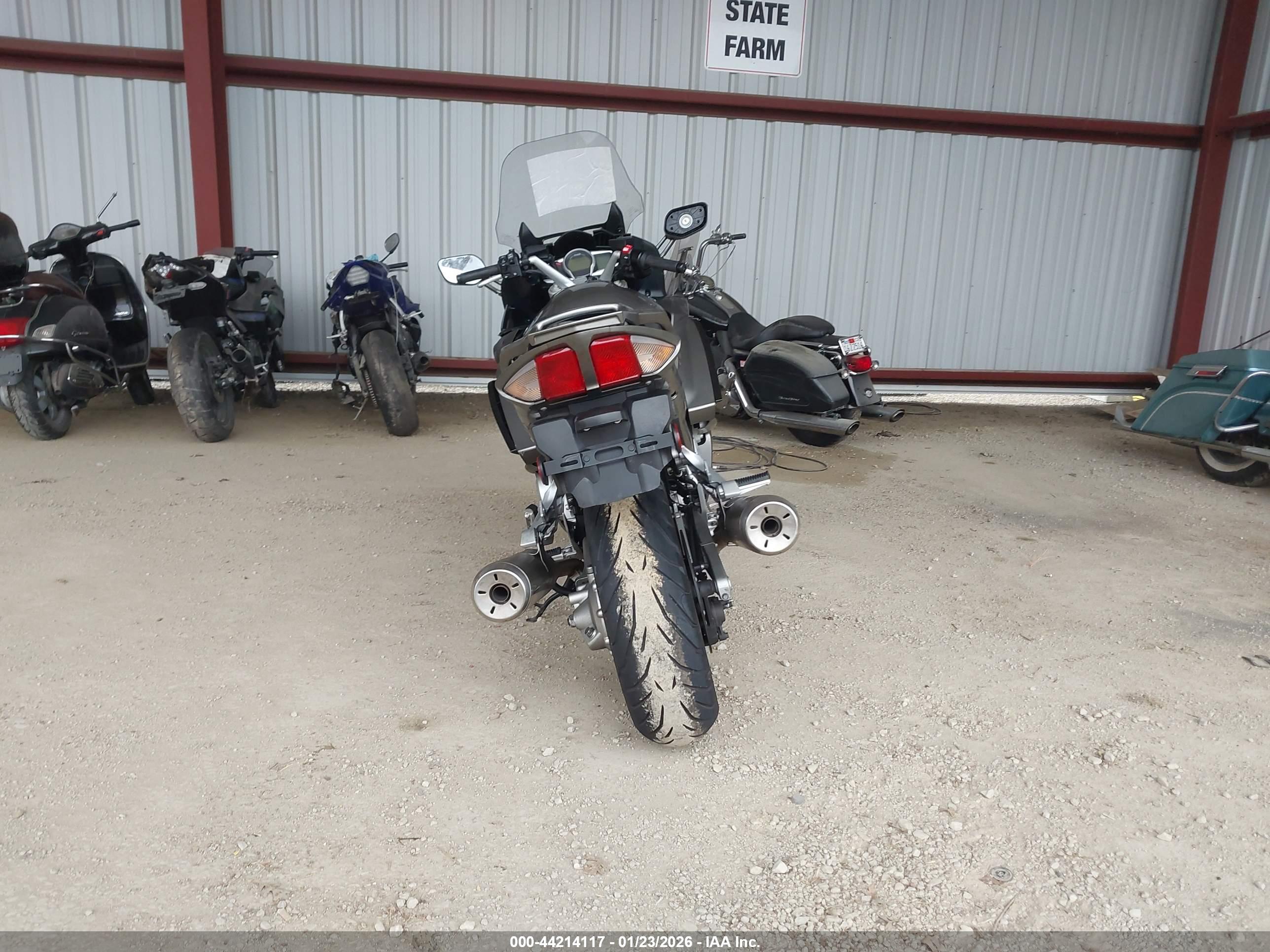 YAMAHA FJR1300 image 6