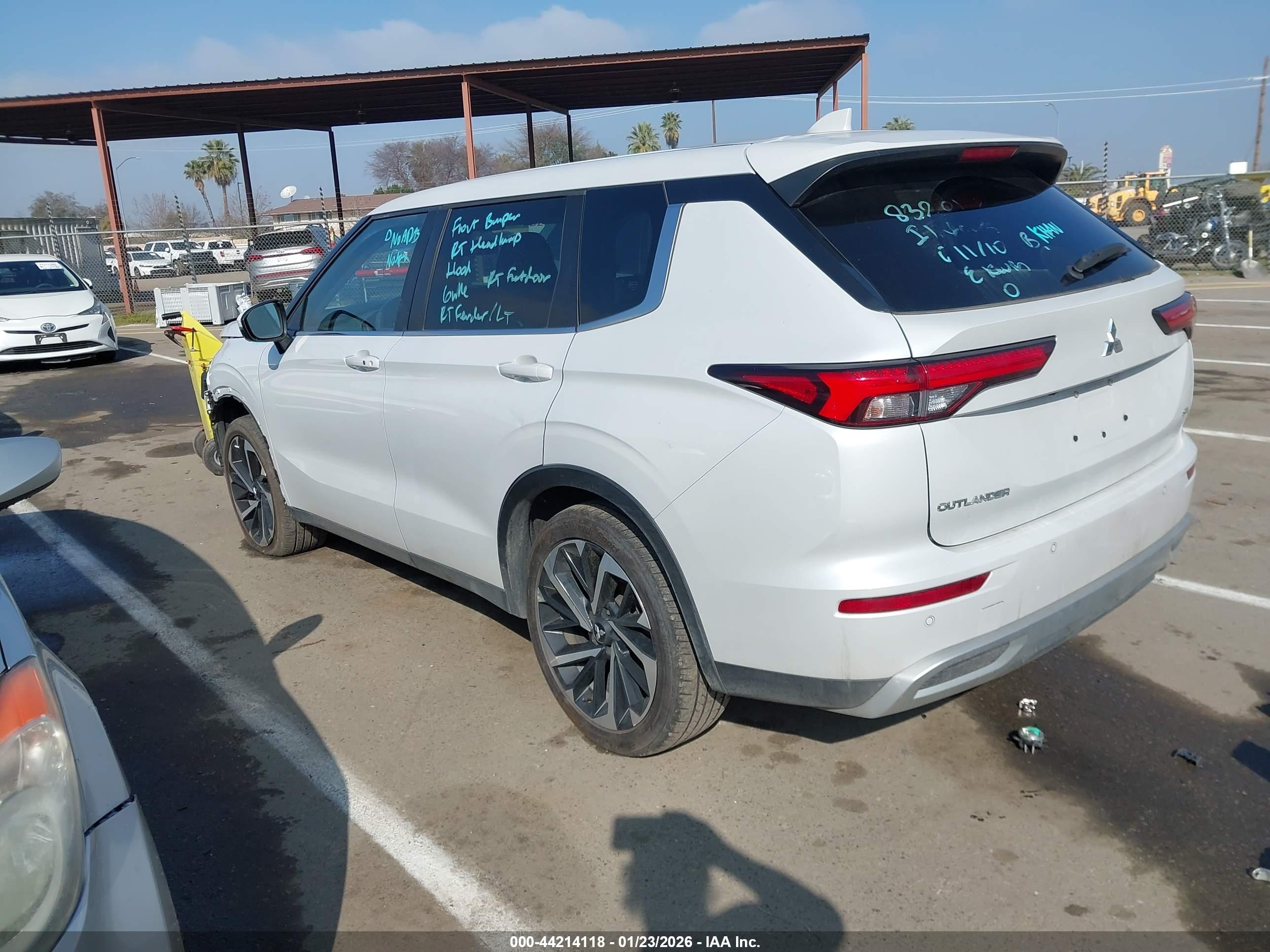 MITSUBISHI OUTLANDER image 3