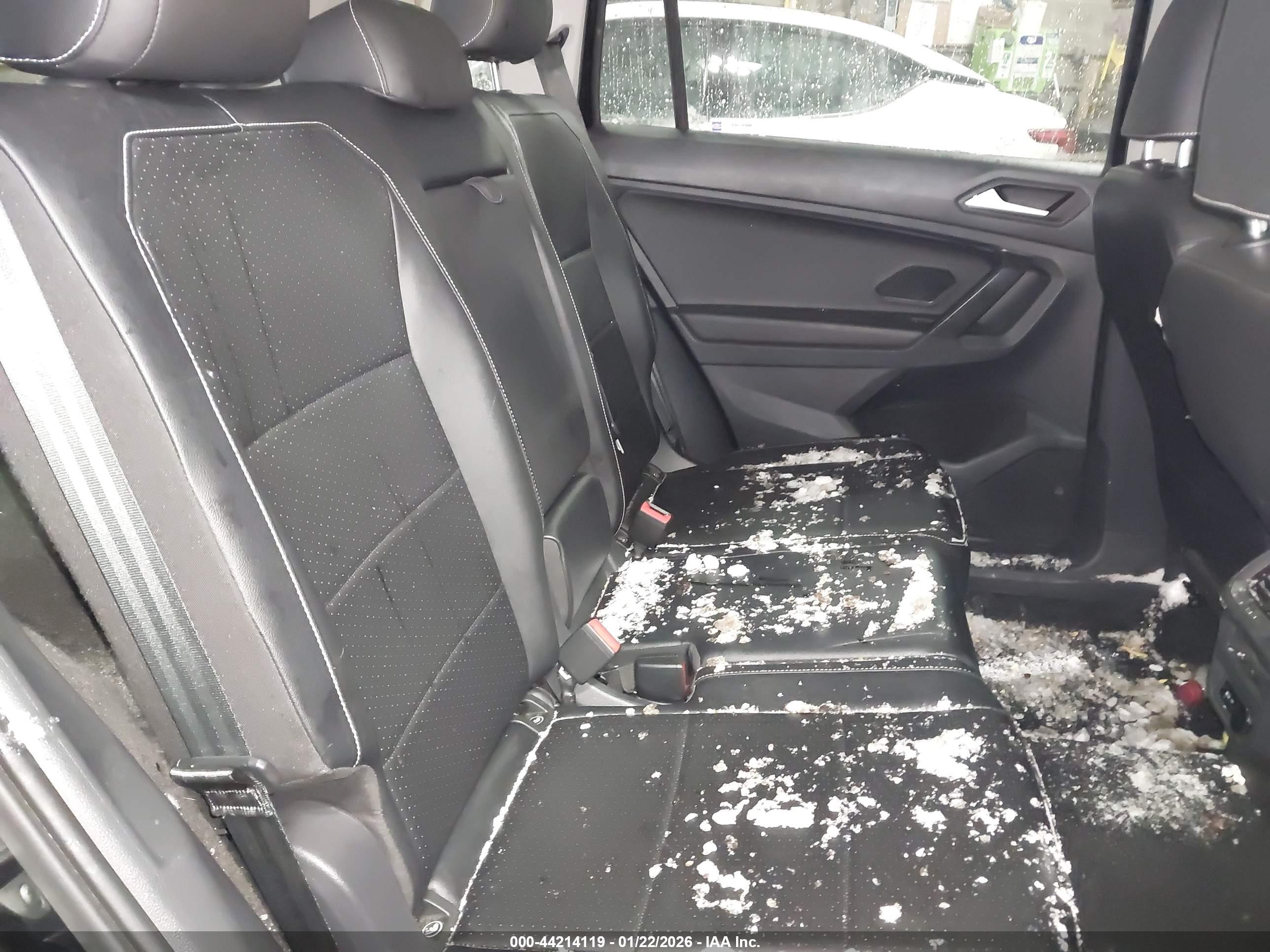 VOLKSWAGEN TIGUAN image 8