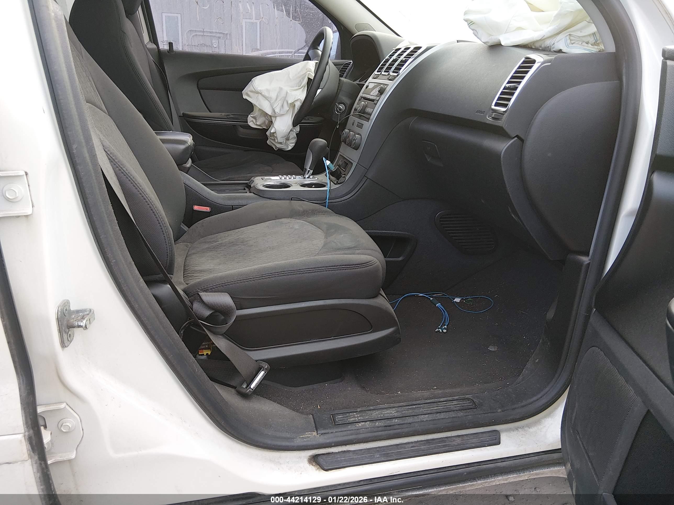 GMC ACADIA image 5