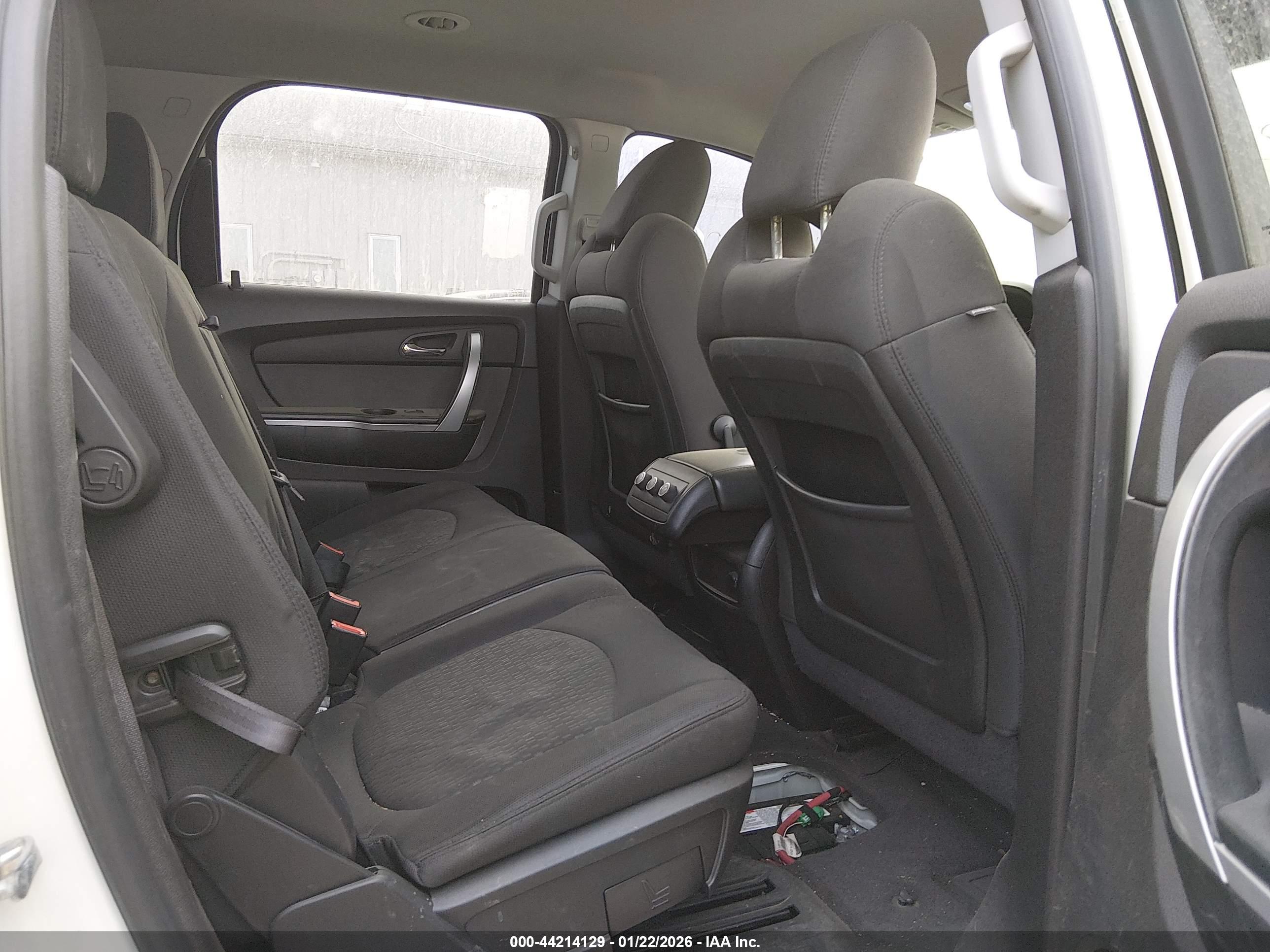 GMC ACADIA image 8