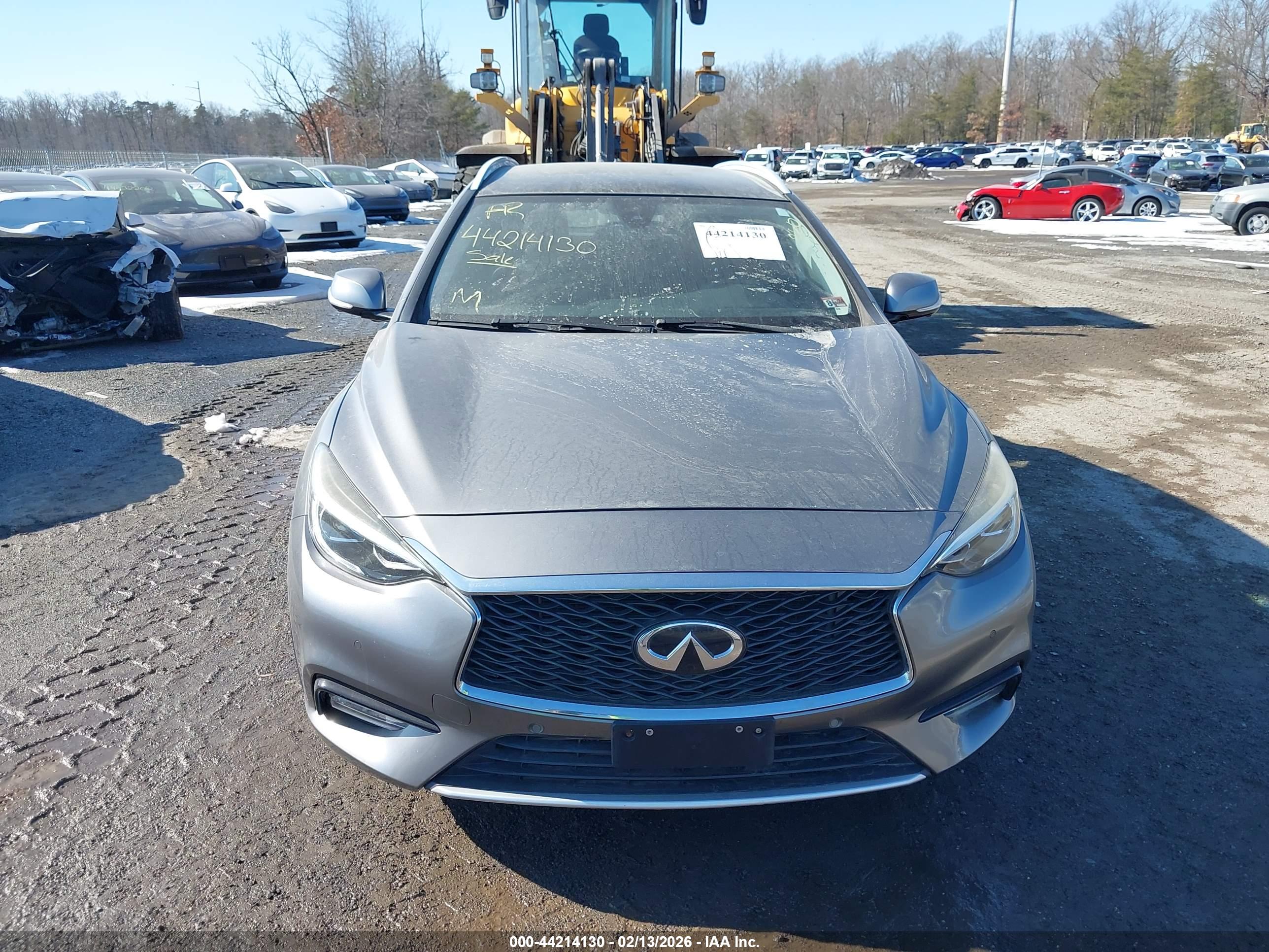 INFINITI QX30 image 6