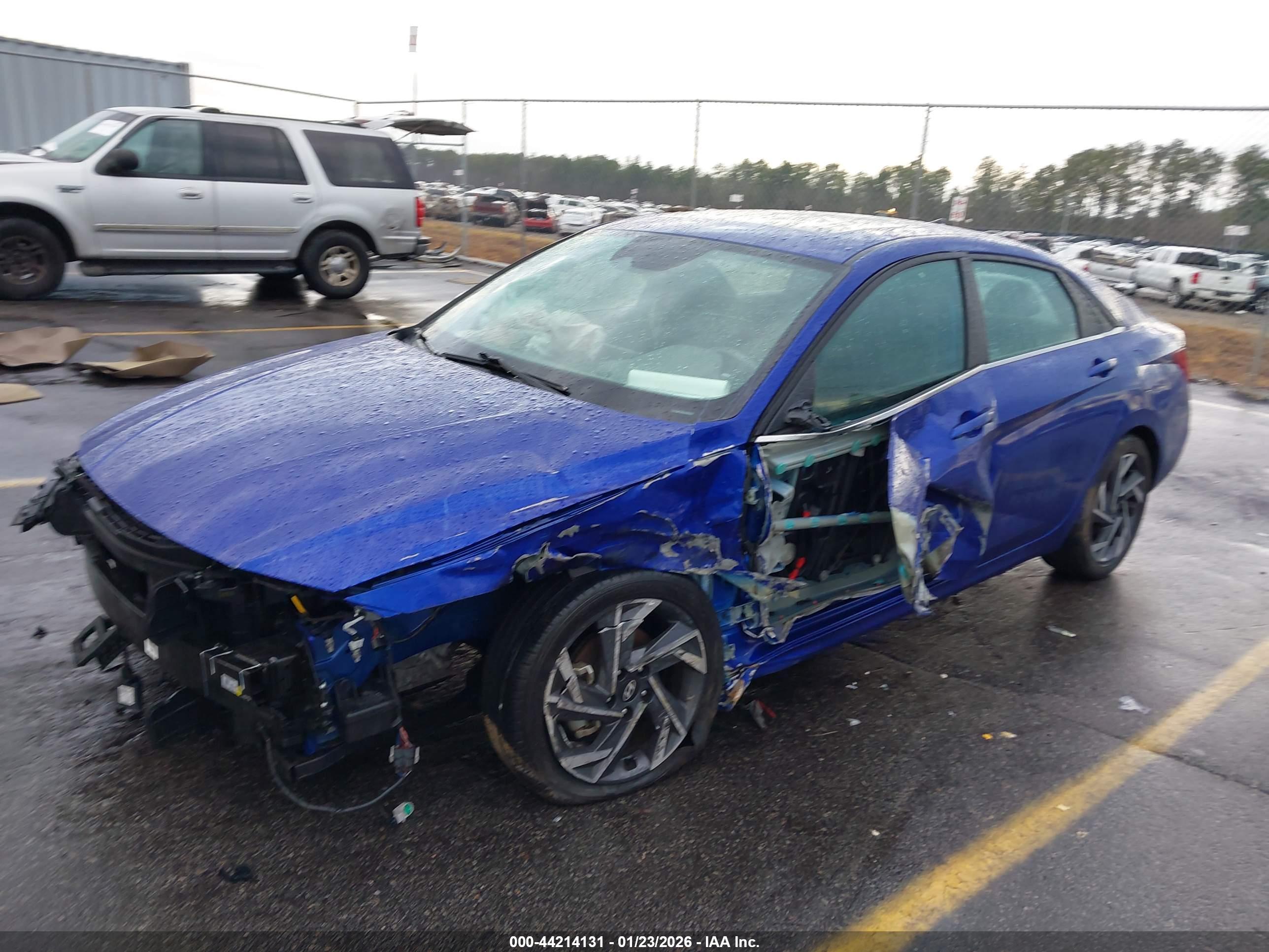 HYUNDAI ELANTRA image 2