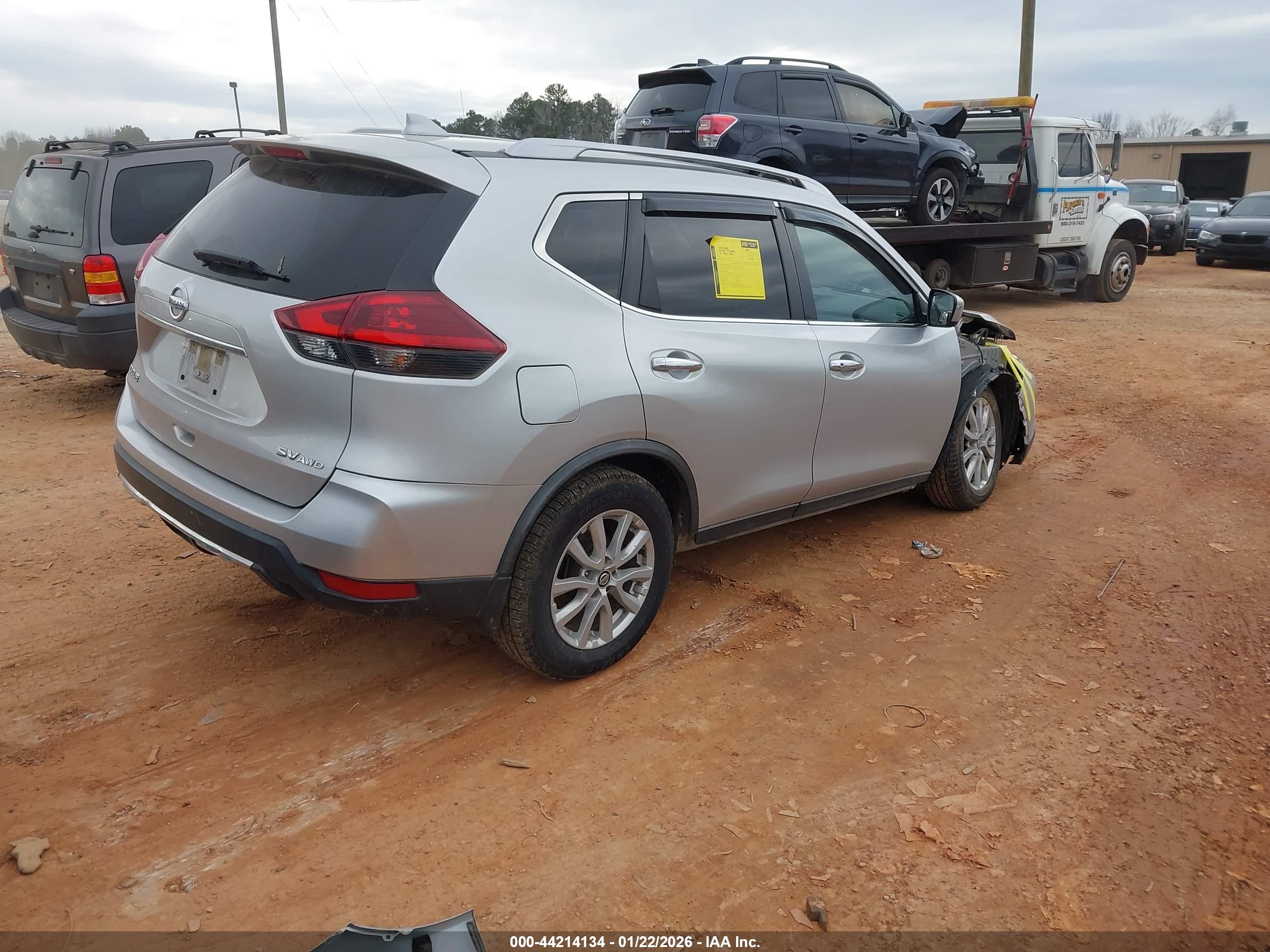 NISSAN ROGUE image 4