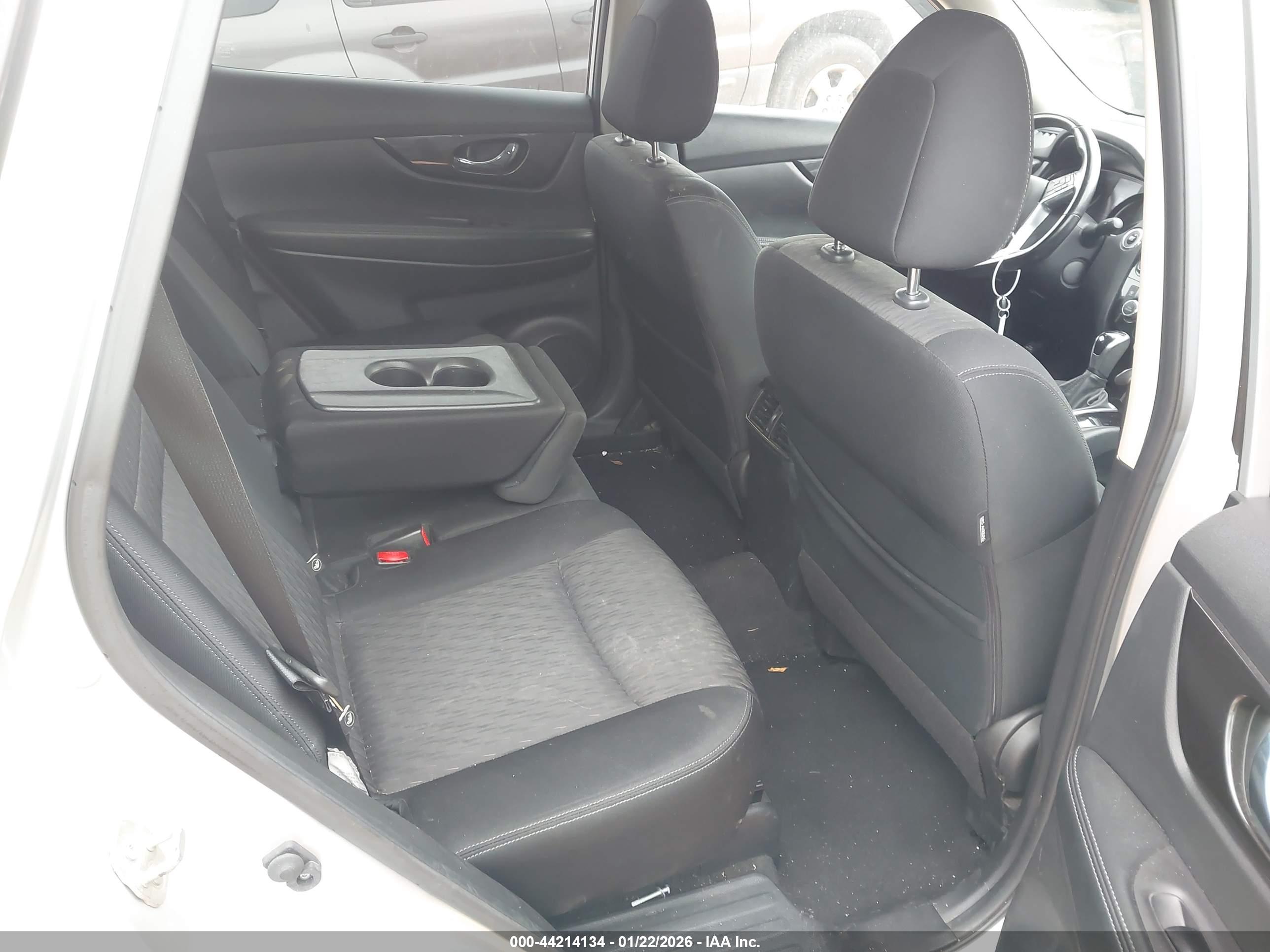 NISSAN ROGUE image 8