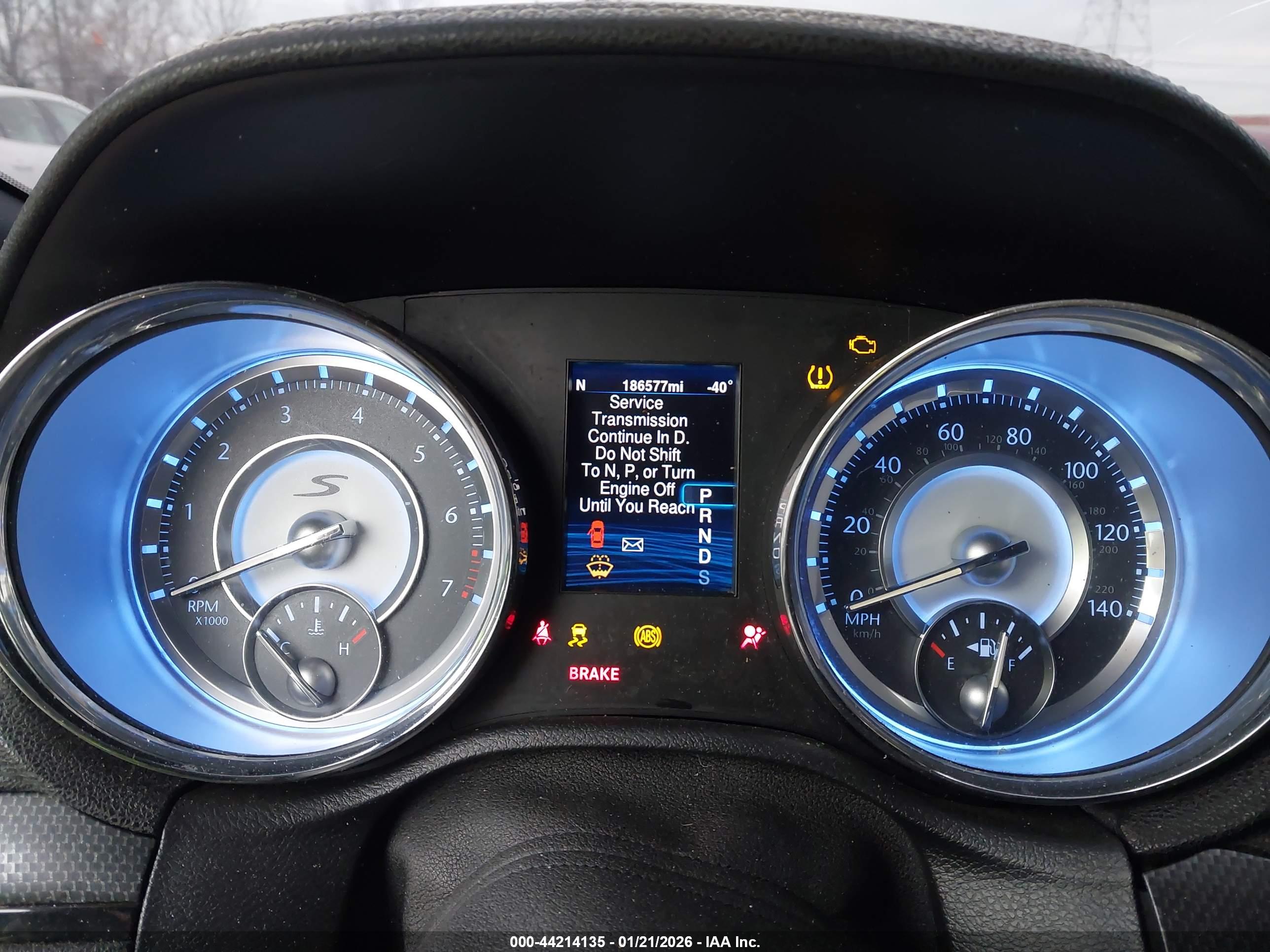 CHRYSLER 300 image 7