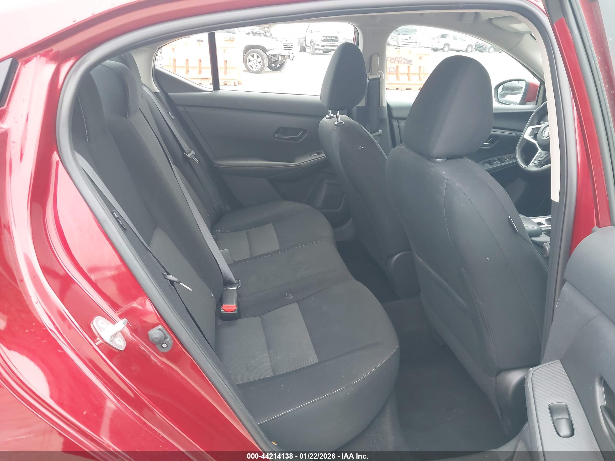 NISSAN SENTRA image 8