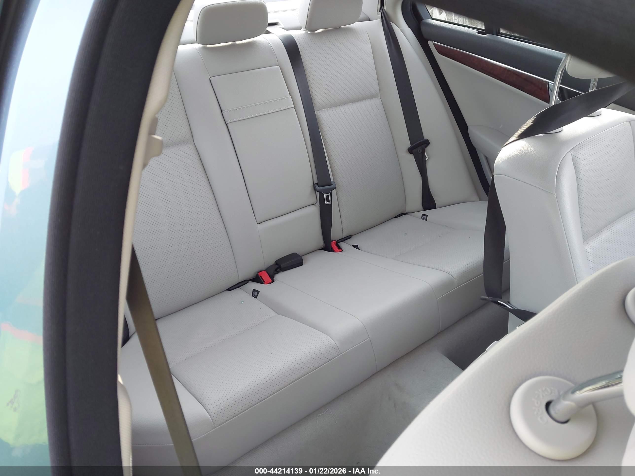 MERCEDES-BENZ C image 8