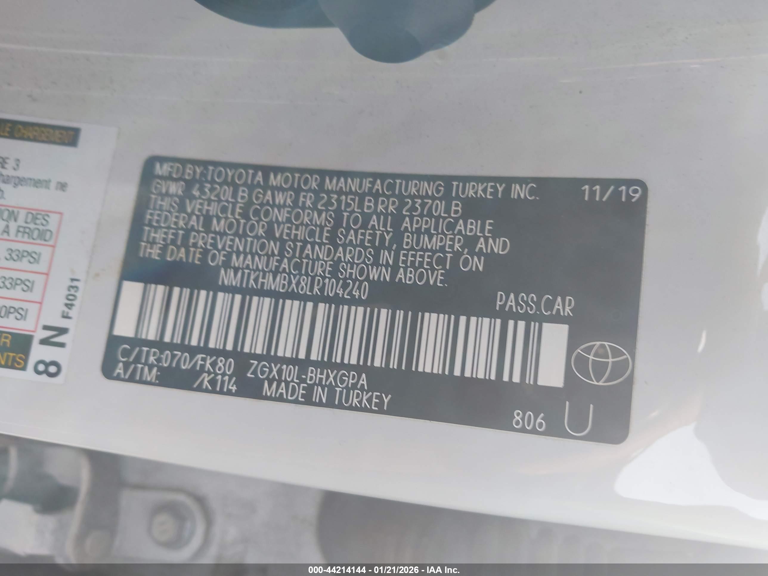 TOYOTA C-HR image 9