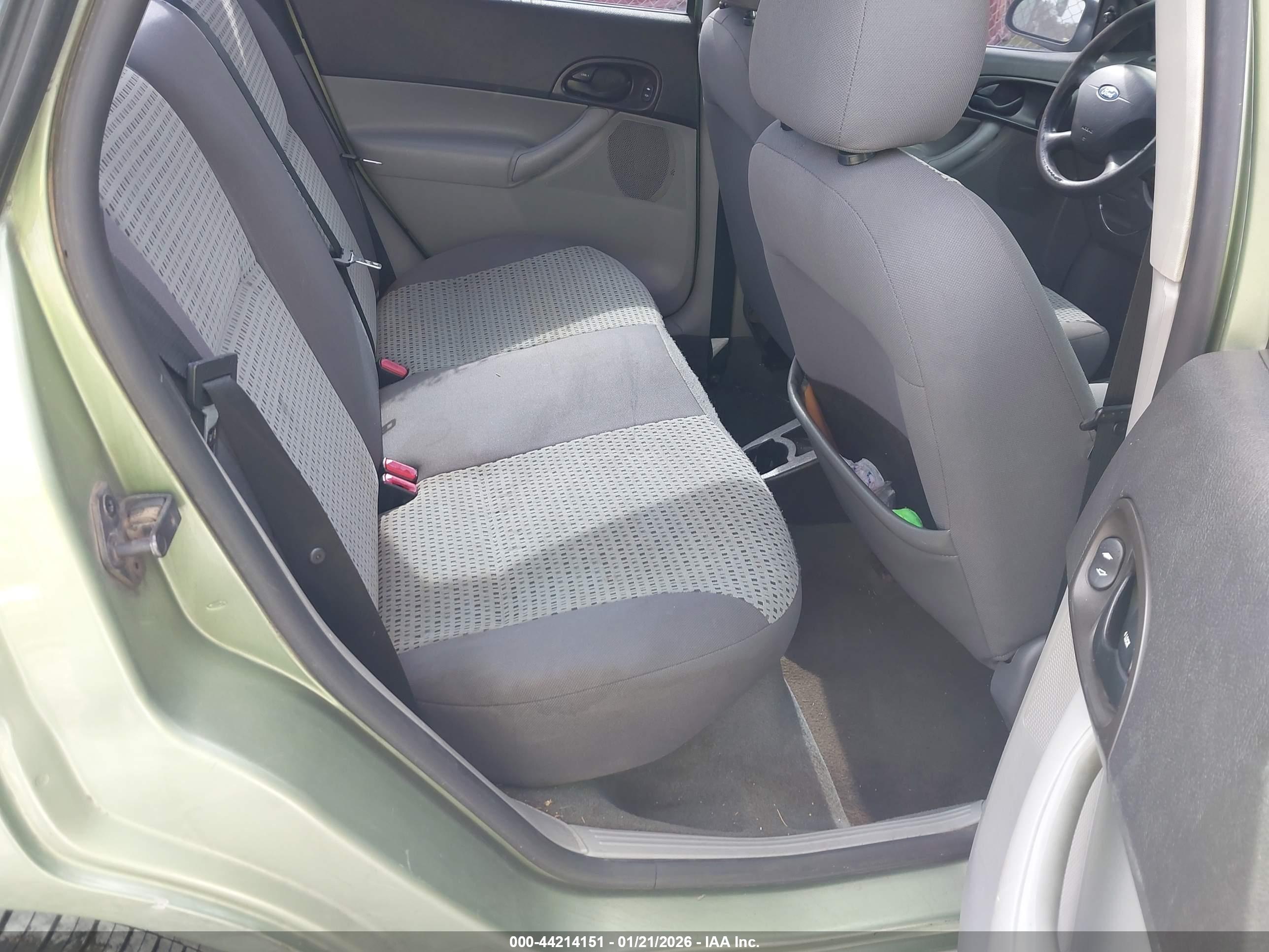 FORD FOCUS image 8