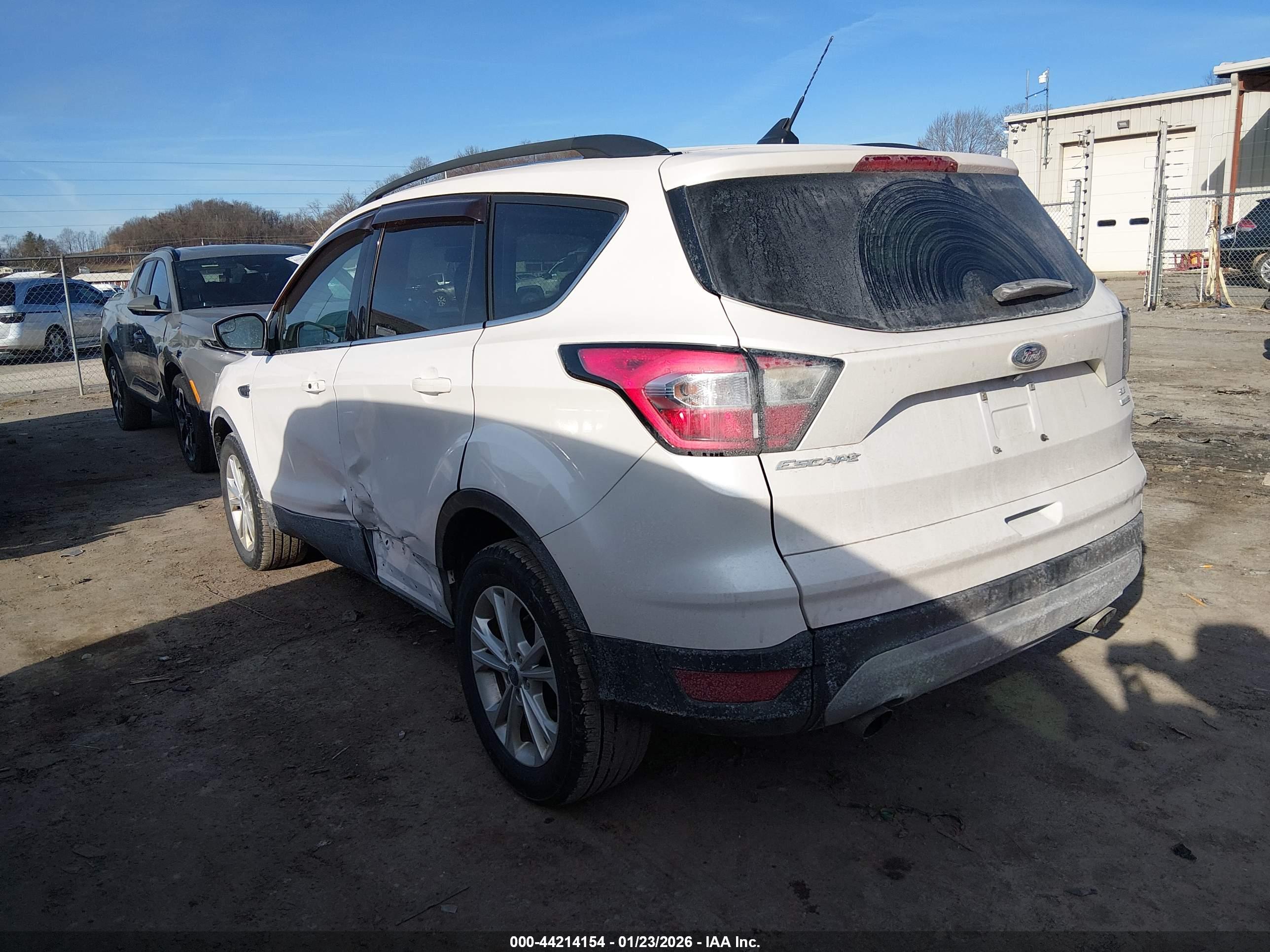 FORD ESCAPE image 3